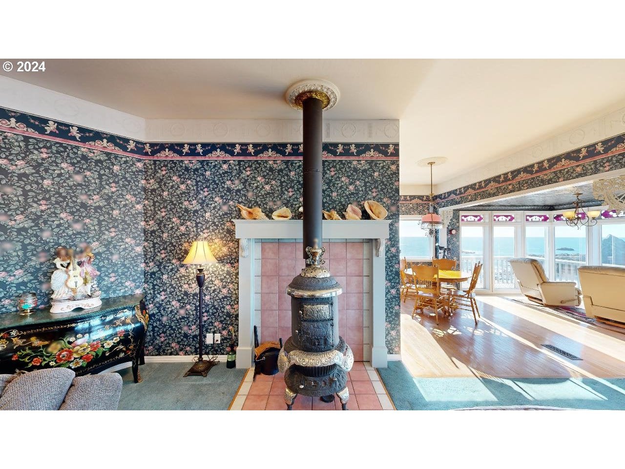 Brookings, Oregon, 97415, United States, ,5 BathroomsBathrooms,Residential,Active,1701896