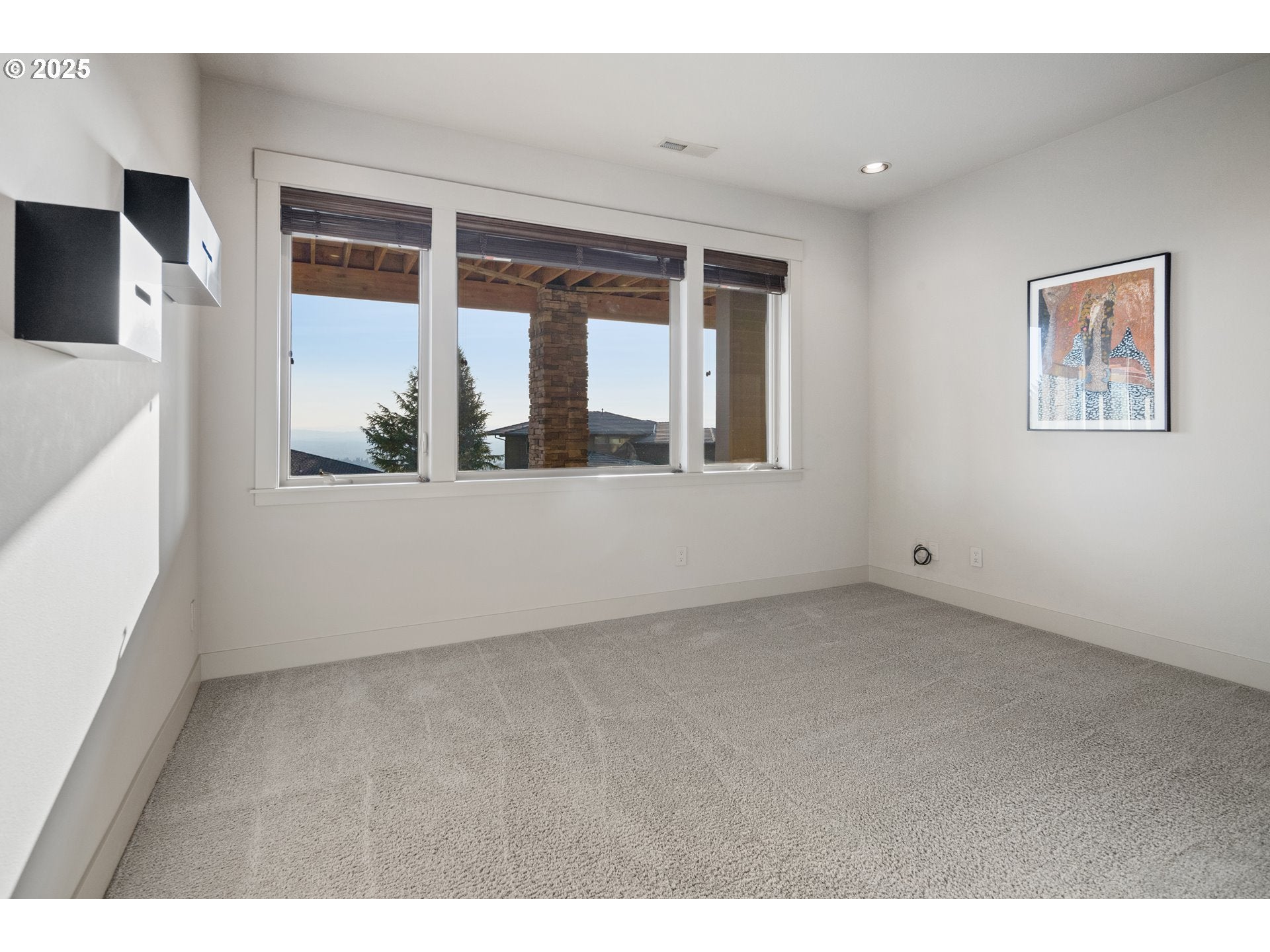 Portland, Oregon, 97229, United States, 4 Bedrooms Bedrooms, ,4 BathroomsBathrooms,Residential,Active,1945335