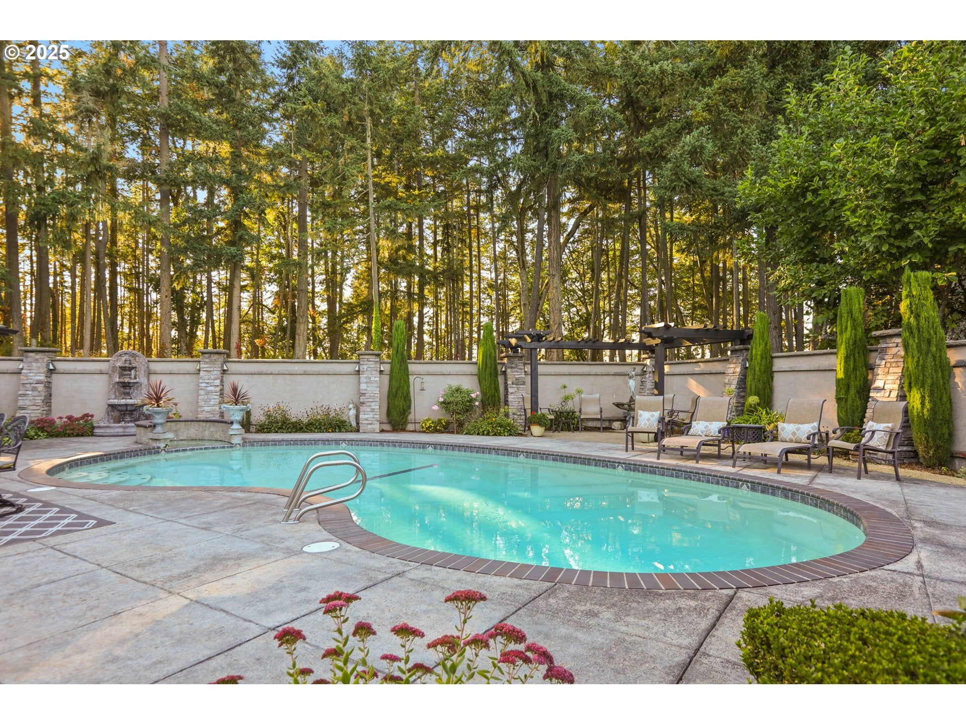 Eugene, Oregon, 97405, United States, 5 Bedrooms Bedrooms, ,4 BathroomsBathrooms,Residential,Active,1964513