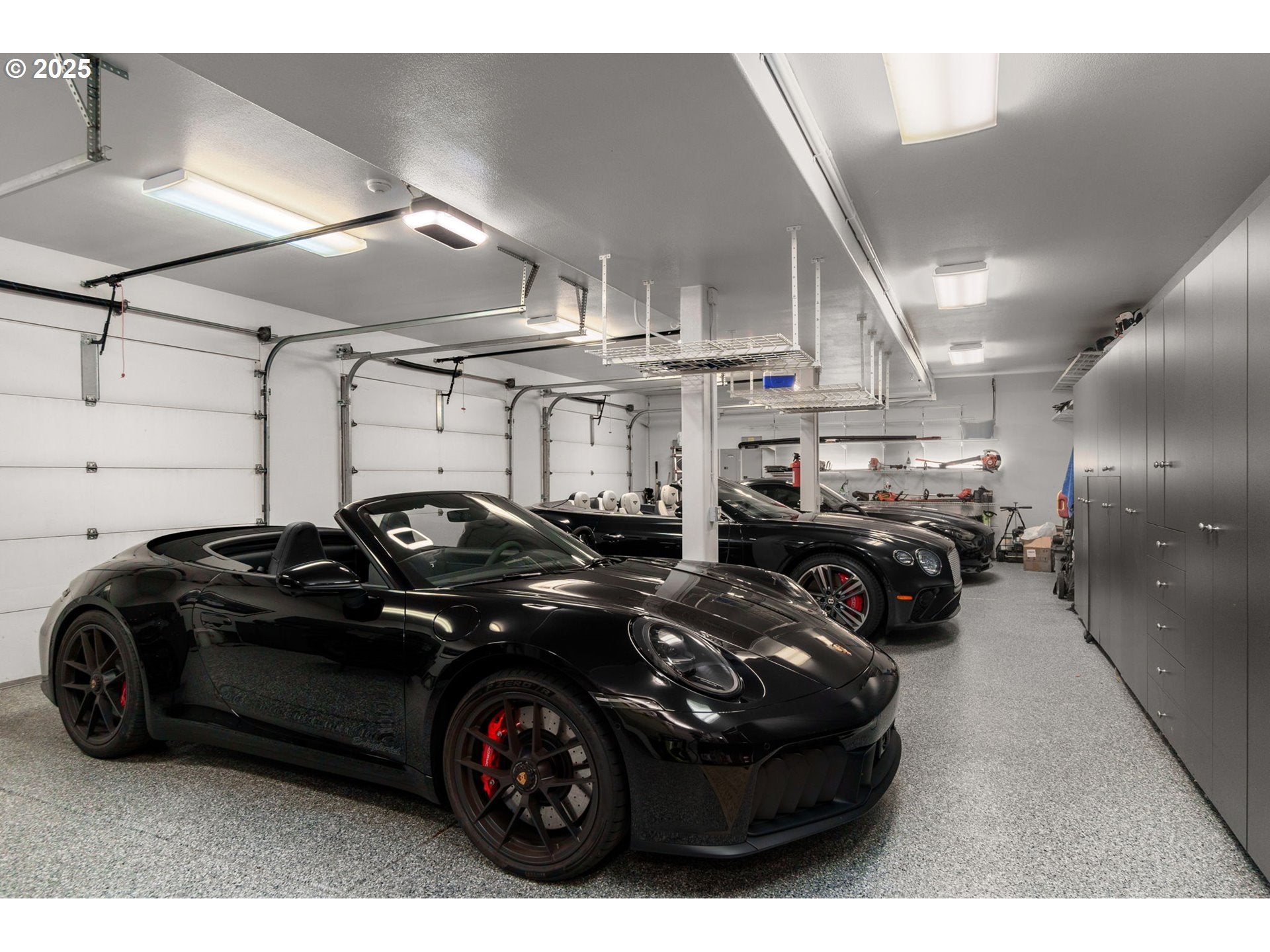 Portland, Oregon, 97229, United States, 5 Bedrooms Bedrooms, ,6 BathroomsBathrooms,Residential,Active,1894169