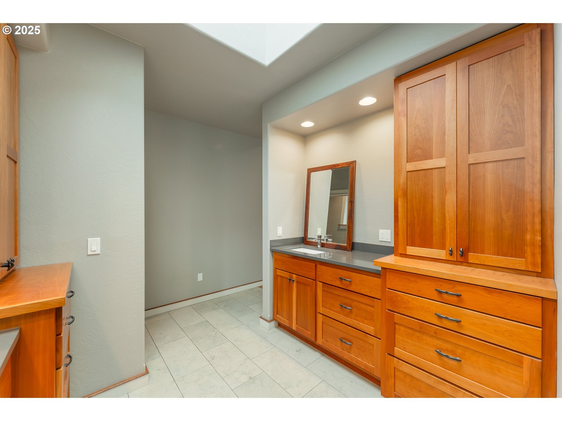 Roseburg, Oregon, 97471, United States, 3 Bedrooms Bedrooms, ,4 BathroomsBathrooms,Residential,Active,1941136