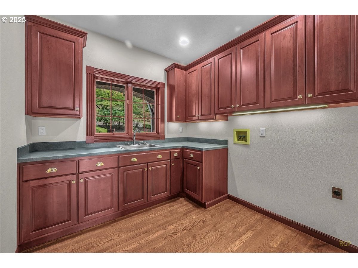 Rainier, Oregon, 97048, United States, 4 Bedrooms Bedrooms, ,5 BathroomsBathrooms,Residential,Active,1936128