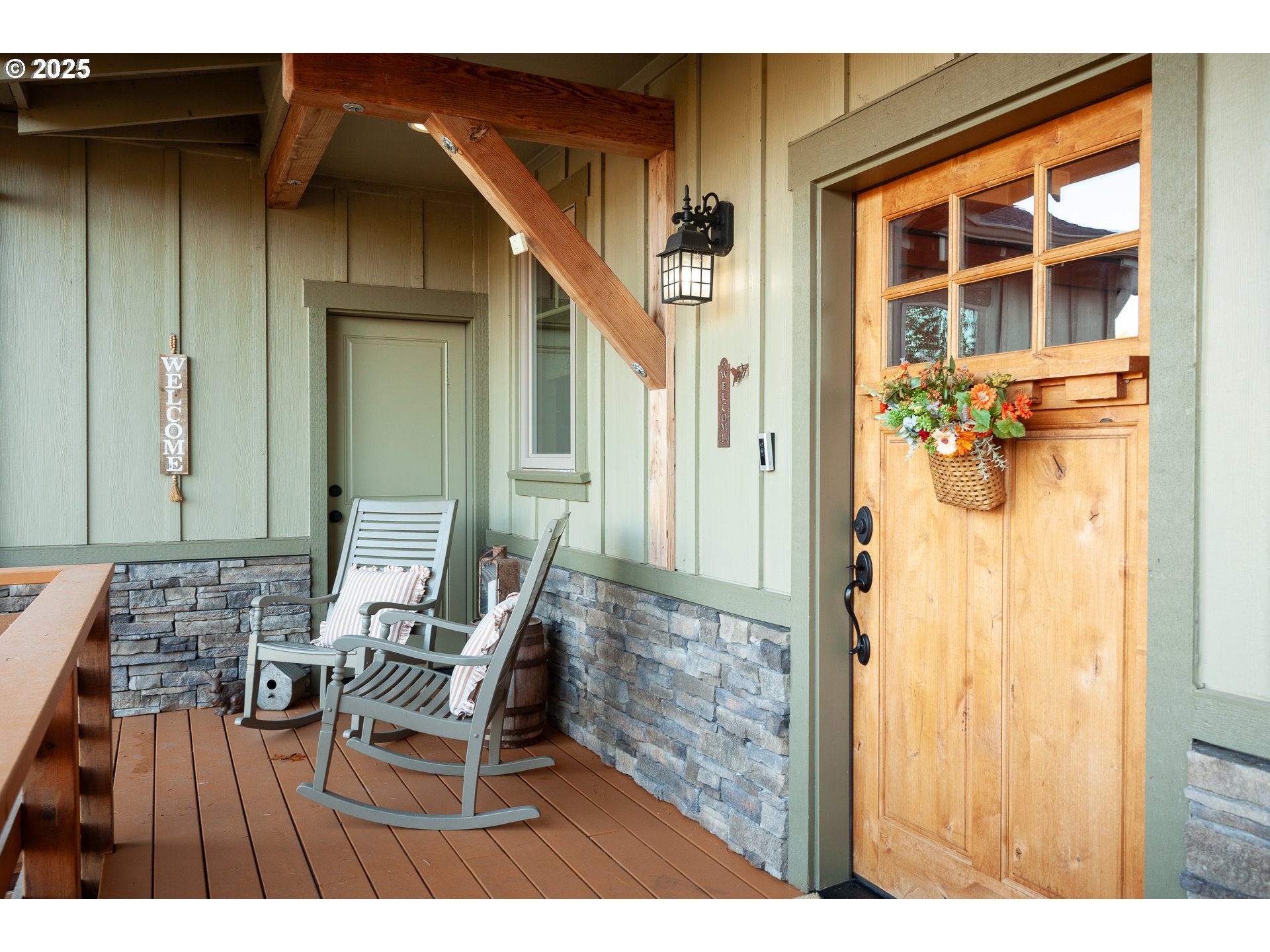 White Salmon, Washington, 98672, United States, 3 Bedrooms Bedrooms, ,3 BathroomsBathrooms,Residential,Active,2006771