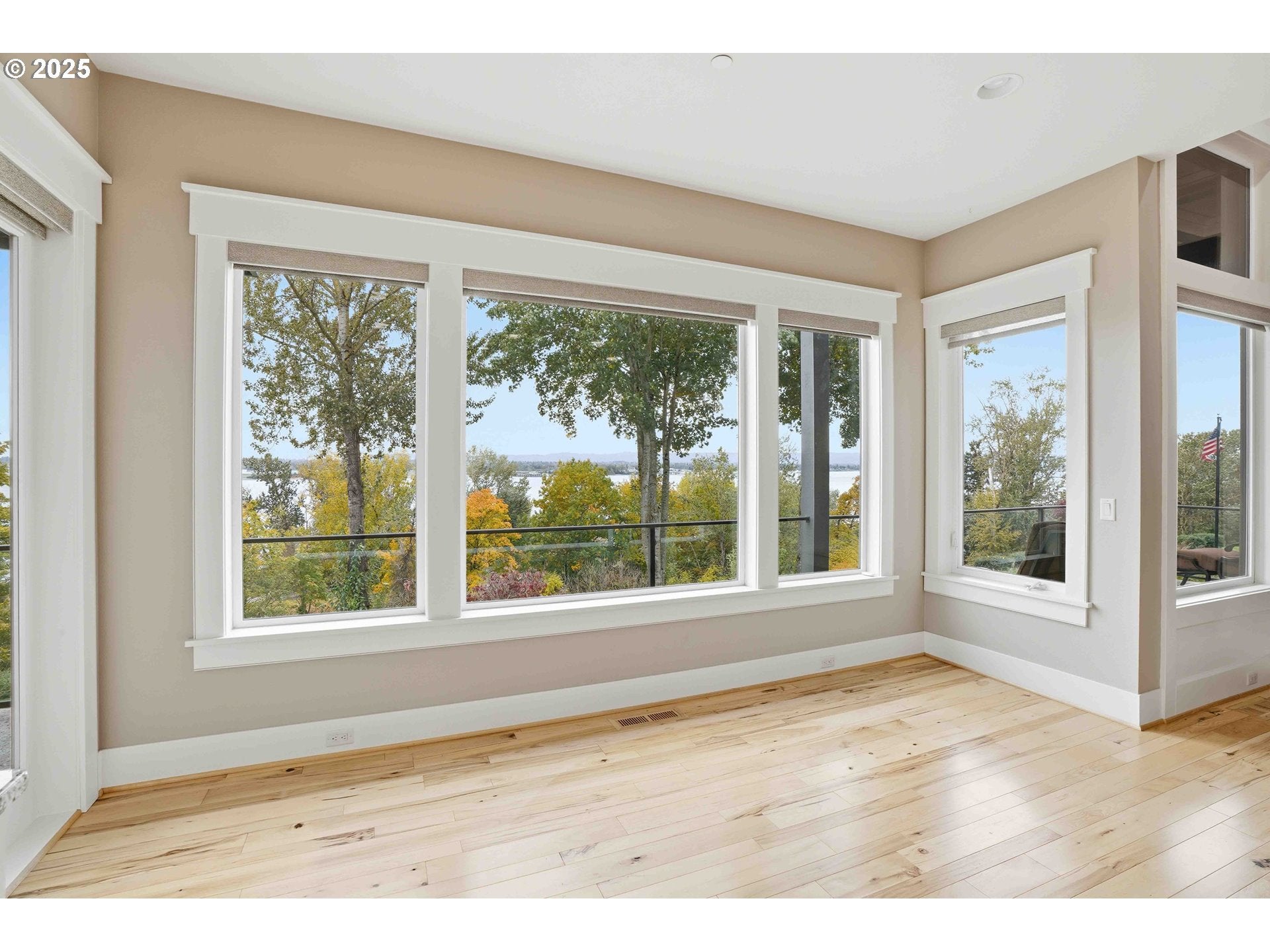 Vancouver, Washington, 98661, United States, 4 Bedrooms Bedrooms, ,7 BathroomsBathrooms,Residential,Active,1985581