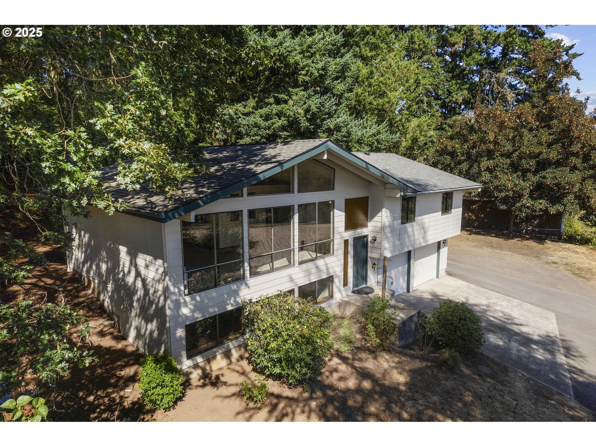 Wilsonville, Oregon, 97070, United States, 3 Bedrooms Bedrooms, ,2 BathroomsBathrooms,Residential,Active,1908136