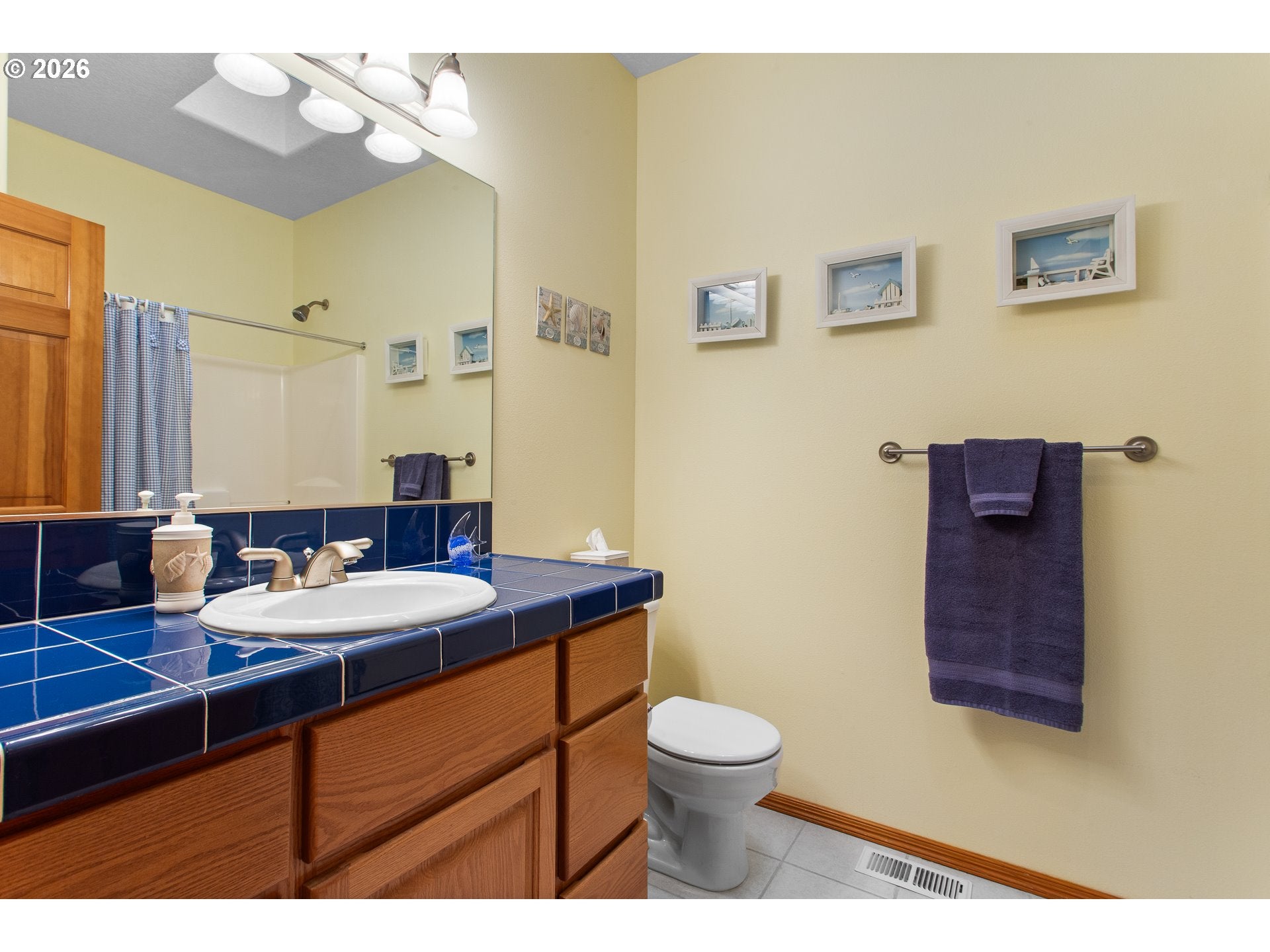 Corbett, Oregon, 97019, United States, 3 Bedrooms Bedrooms, ,3 BathroomsBathrooms,Residential,Active,2043115