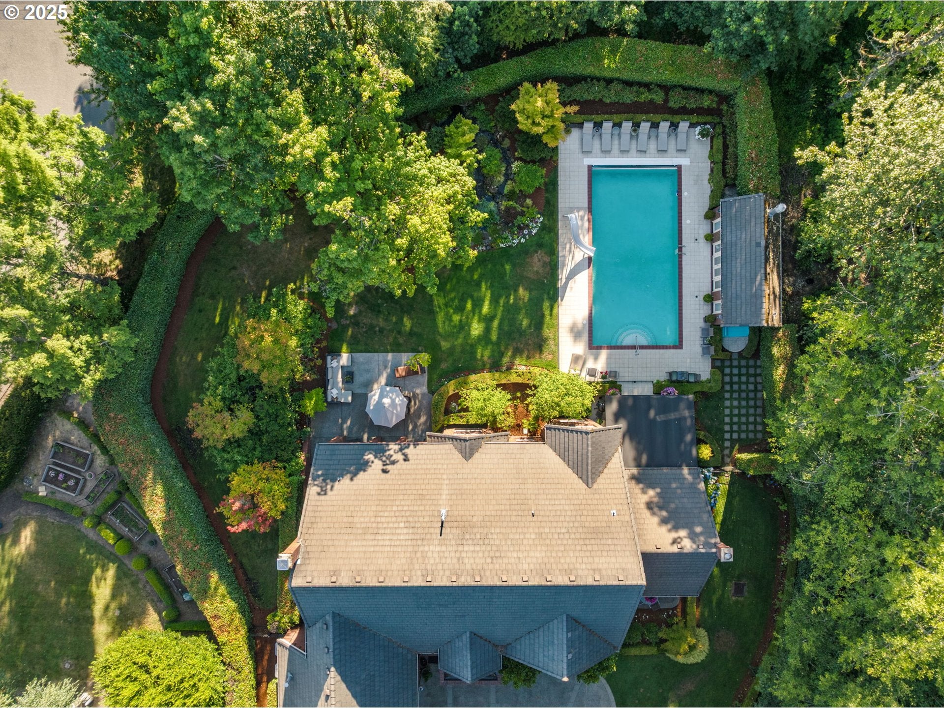 Portland, Oregon, 97229, United States, 5 Bedrooms Bedrooms, ,6 BathroomsBathrooms,Residential,Active,1894169