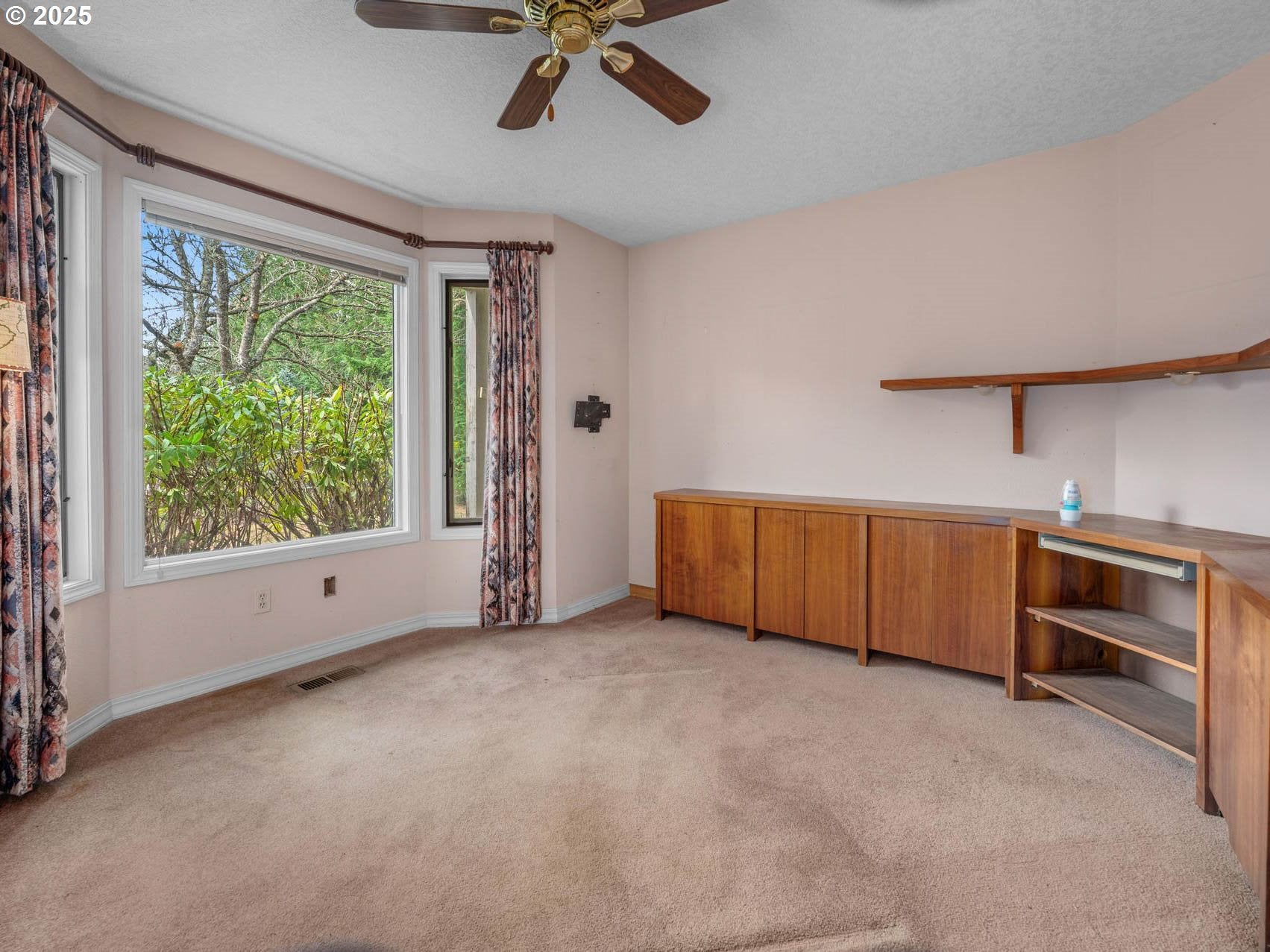 North Plains, Oregon, 97133, United States, 3 Bedrooms Bedrooms, ,3 BathroomsBathrooms,Residential,Active,1997570