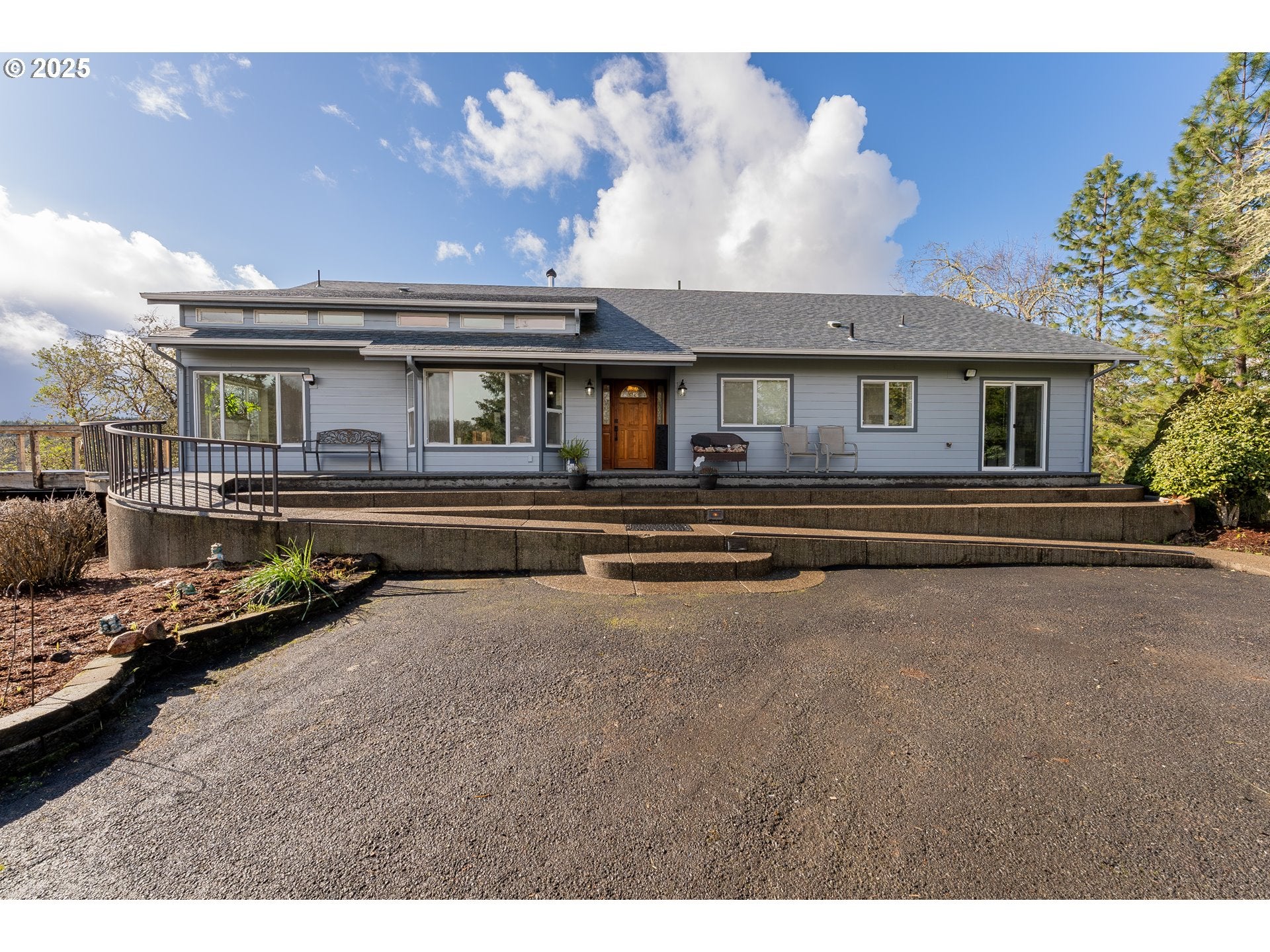 Roseburg, Oregon, 97470, United States, 4 Bedrooms Bedrooms, ,3 BathroomsBathrooms,Residential,Active,1701656