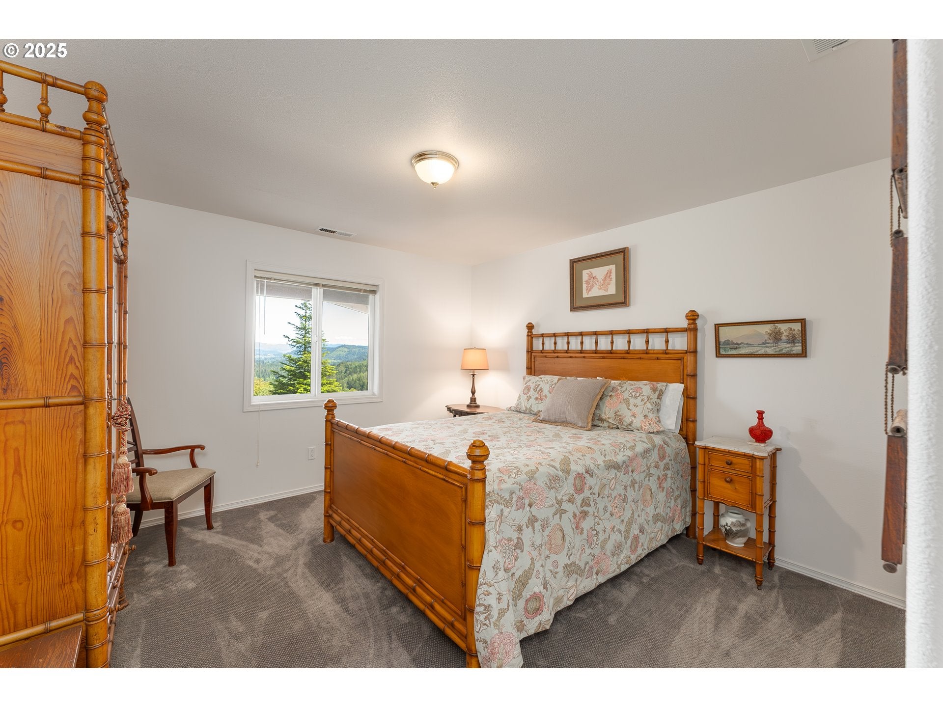 Roseburg, Oregon, 97471, United States, 4 Bedrooms Bedrooms, ,4 BathroomsBathrooms,Residential,Active,1800177