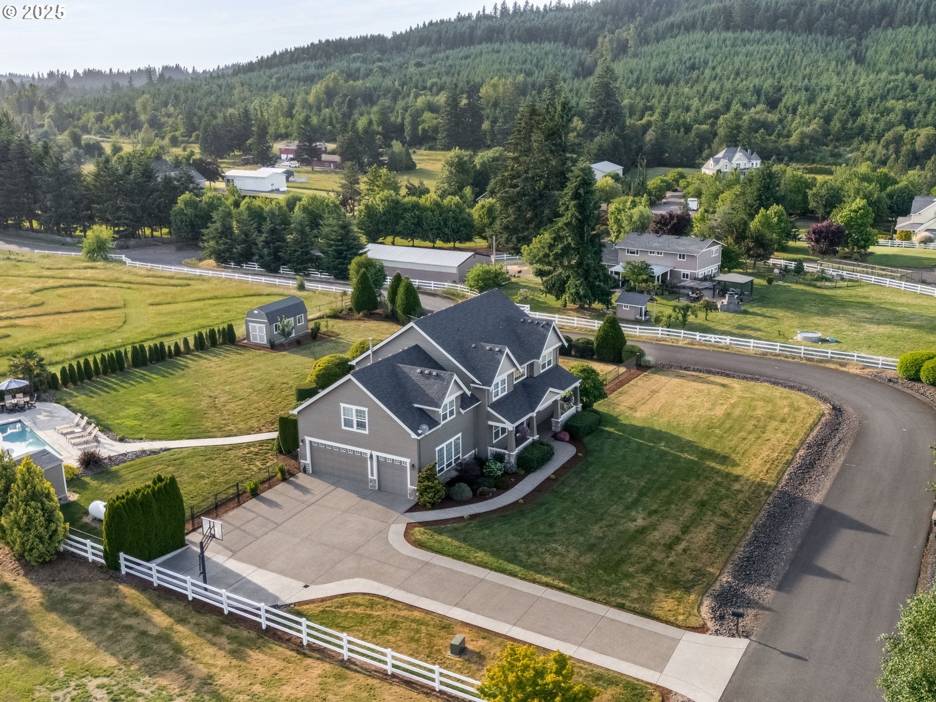 Oregon City, Oregon, 97045, United States, 4 Bedrooms Bedrooms, ,3 BathroomsBathrooms,Residential,Active,1886829