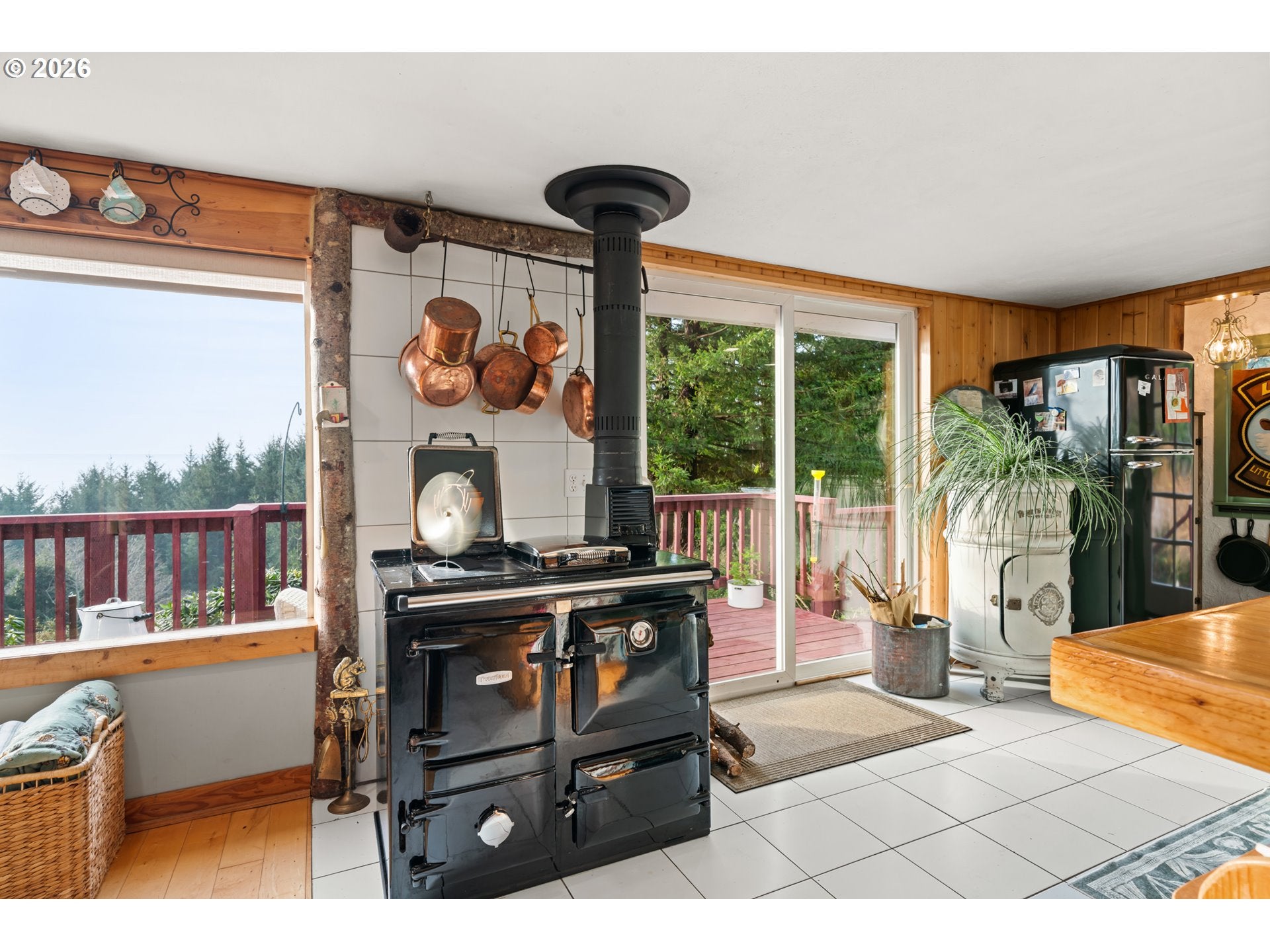 Gold Beach, Oregon, 97444, United States, 3 Bedrooms Bedrooms, ,2 BathroomsBathrooms,Residential,Active,2011203