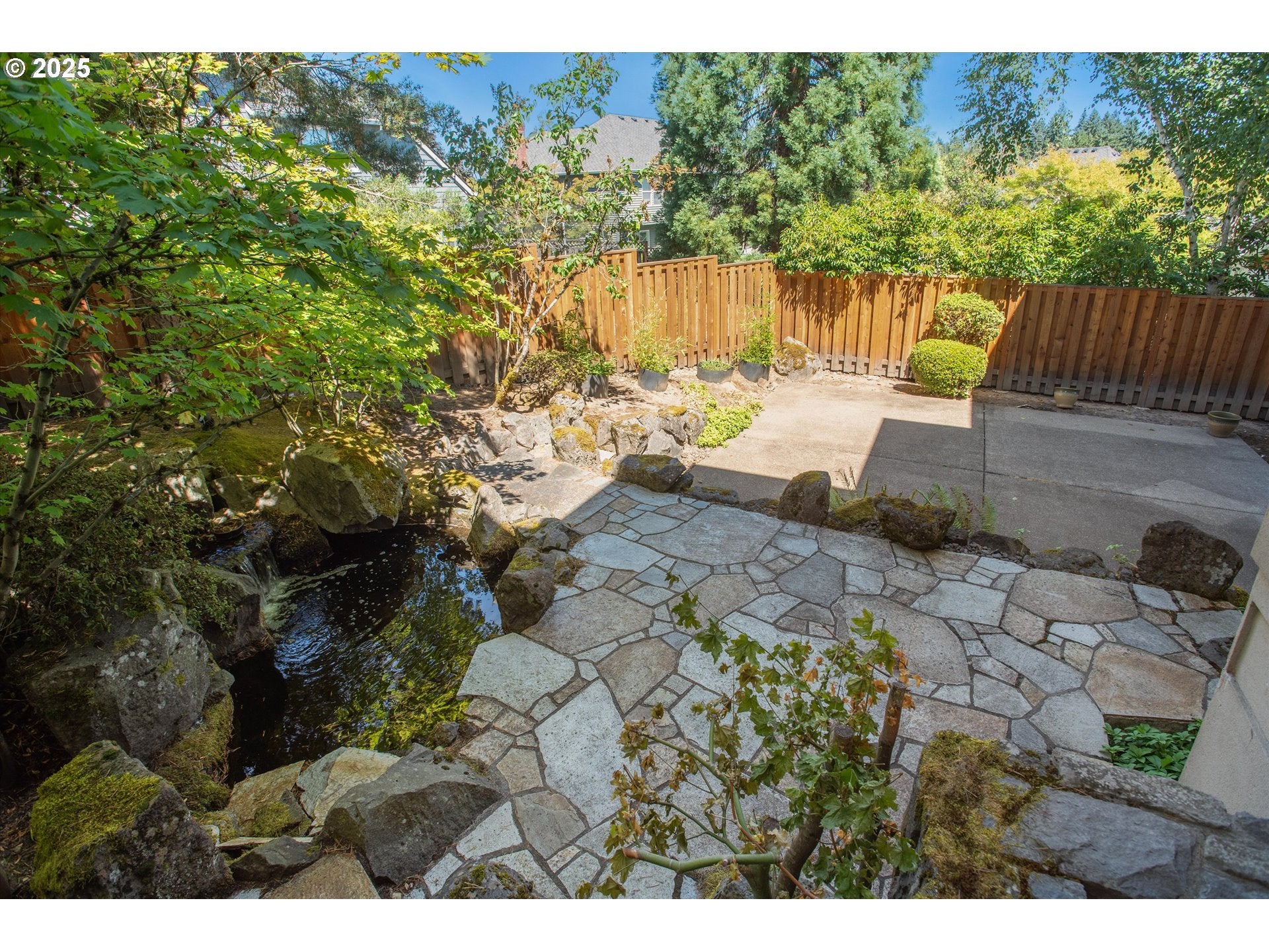 Lake Oswego, Oregon, 97034, United States, 4 Bedrooms Bedrooms, ,5 BathroomsBathrooms,Residential,Active,1914922