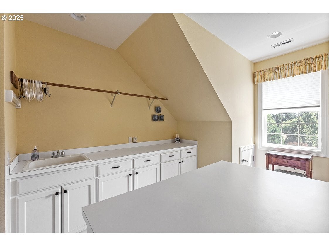 Lake Oswego, Oregon, 97034, United States, 3 Bedrooms Bedrooms, ,3 BathroomsBathrooms,Residential,Active,1862857