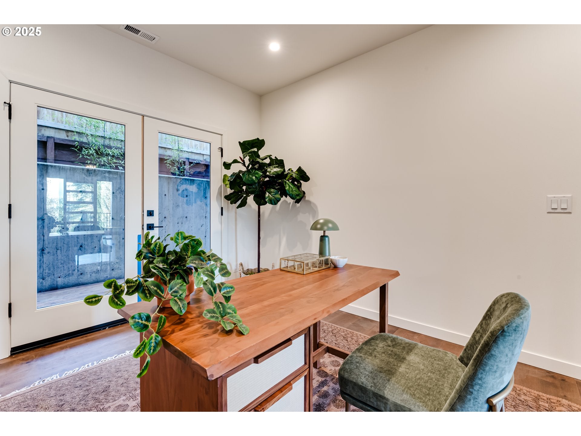 Eugene, Oregon, 97405, United States, 4 Bedrooms Bedrooms, ,3 BathroomsBathrooms,Residential,Active,2000223