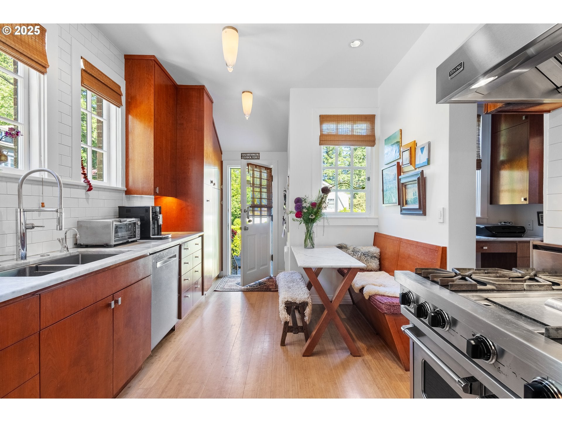 Portland, Oregon, 97239, United States, 4 Bedrooms Bedrooms, ,5 BathroomsBathrooms,Residential,Active,1772733