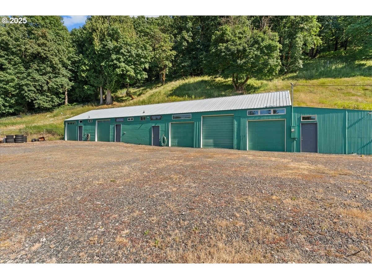 Portland, Oregon, 97236, United States, 5 Bedrooms Bedrooms, ,4 BathroomsBathrooms,Residential,Active,1877776