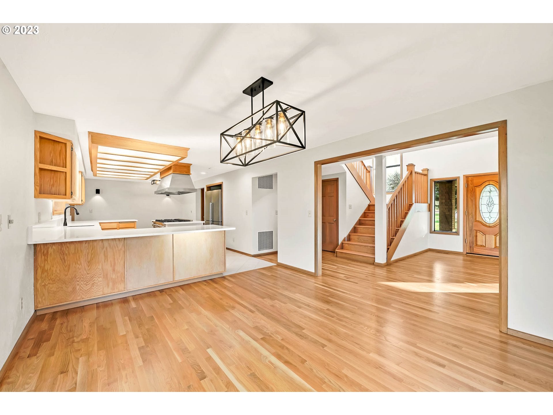 Eugene, Oregon, 97402, United States, 3 Bedrooms Bedrooms, ,3 BathroomsBathrooms,Residential,Active,1900212