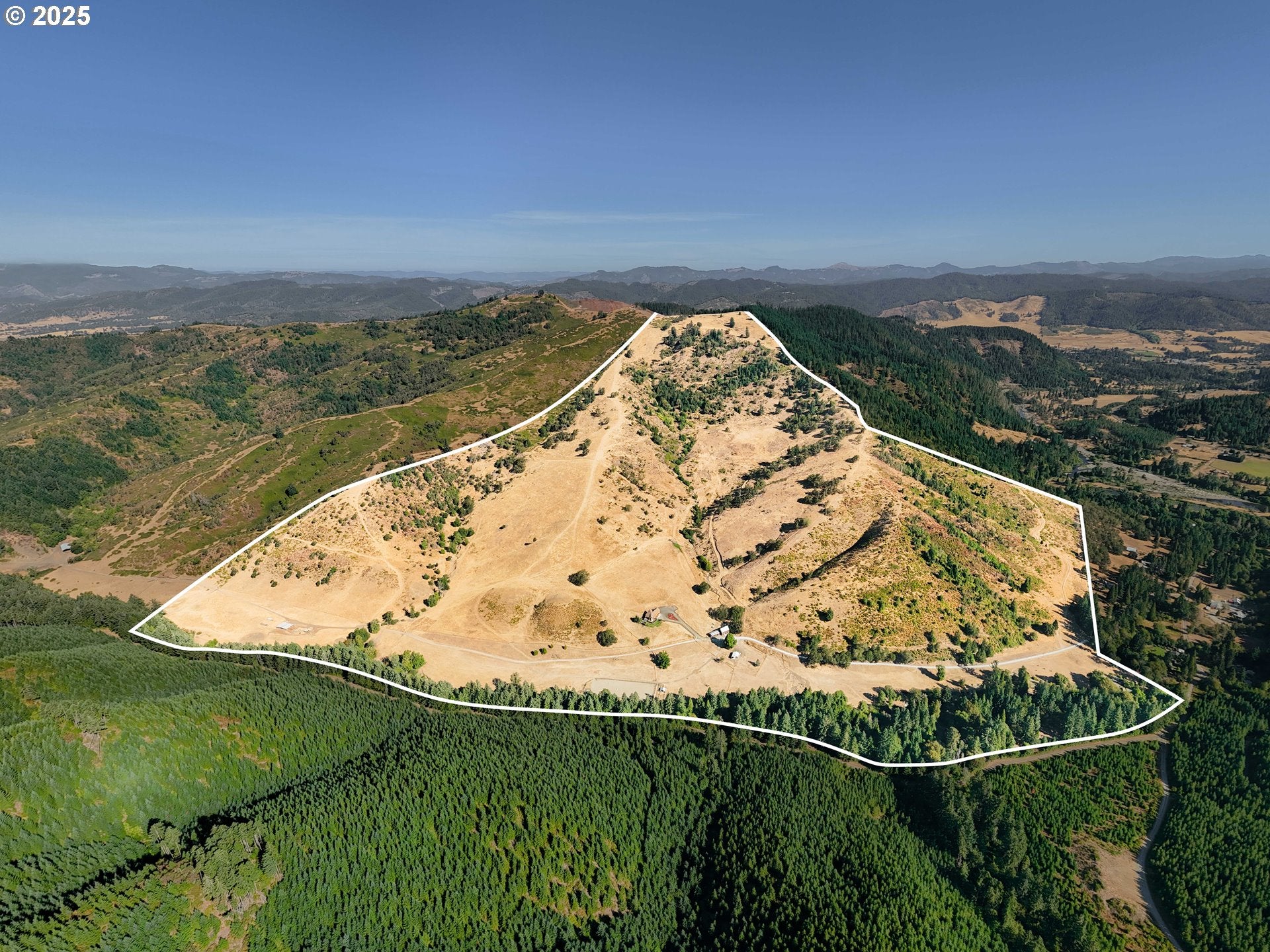 Canyonville, Oregon, 97417, United States, 3 Bedrooms Bedrooms, ,2 BathroomsBathrooms,Residential,Active,1909832