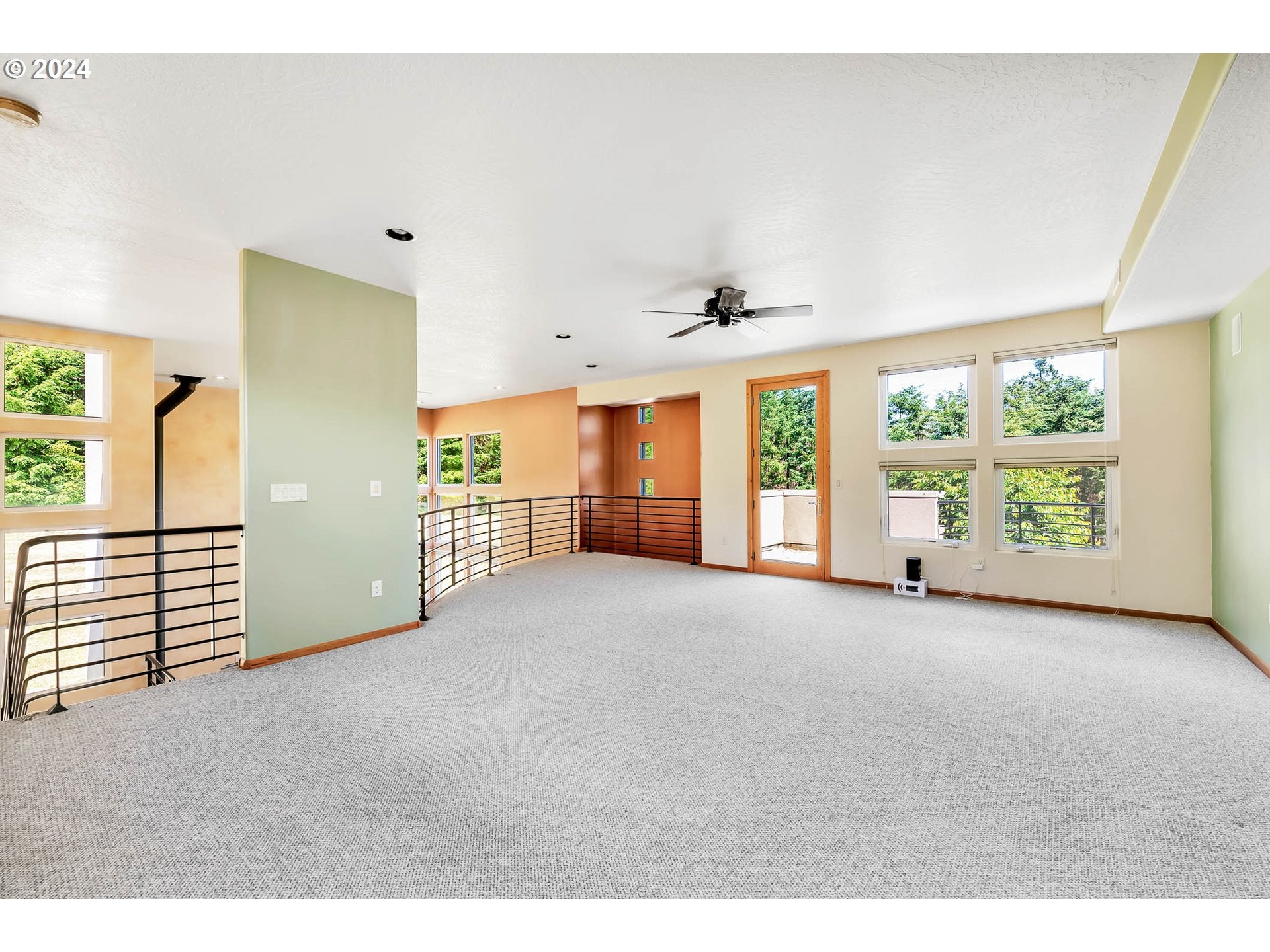 Pleasant Hill, Oregon, 97455, United States, ,3 BathroomsBathrooms,Residential,Active,1704809