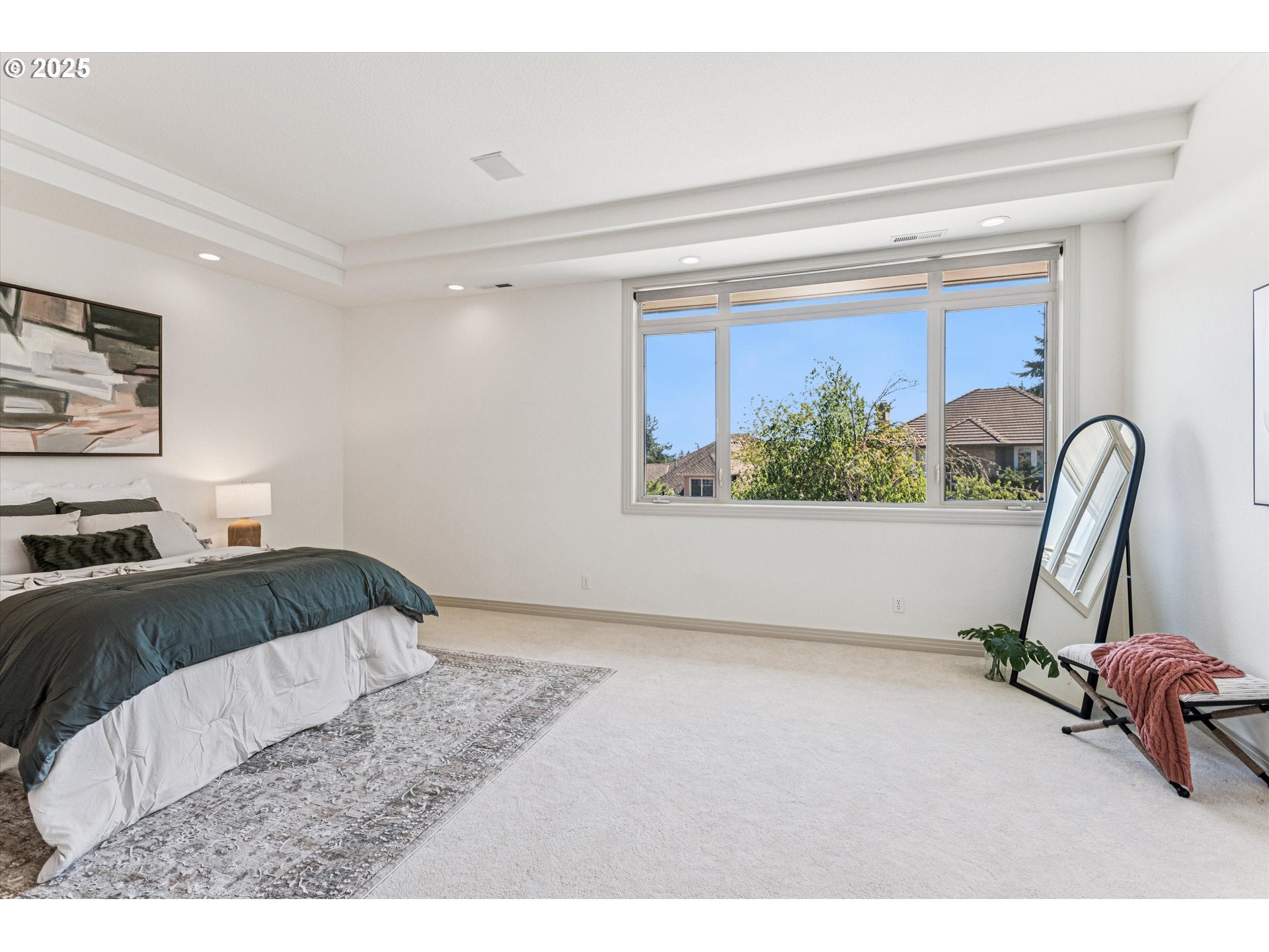 Lake Oswego, Oregon, 97034, United States, 4 Bedrooms Bedrooms, ,5 BathroomsBathrooms,Residential,Active,1914922