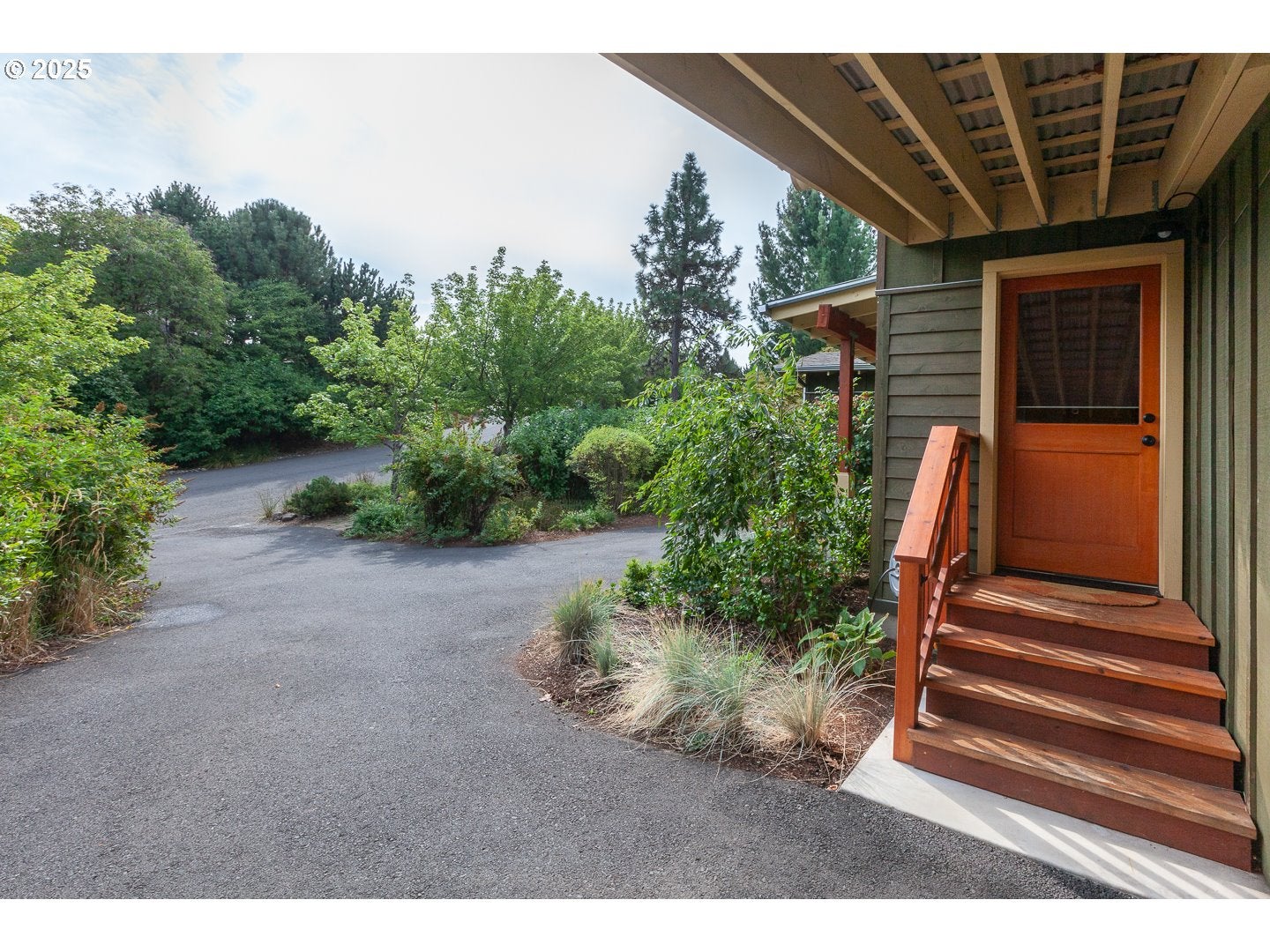 Hood River, Oregon, 97031, United States, 3 Bedrooms Bedrooms, ,3 BathroomsBathrooms,Residential,Active,1927664