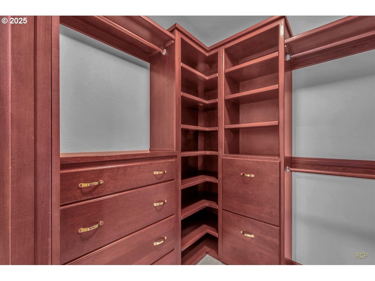 Rainier, Oregon, 97048, United States, 4 Bedrooms Bedrooms, ,5 BathroomsBathrooms,Residential,Active,1936128