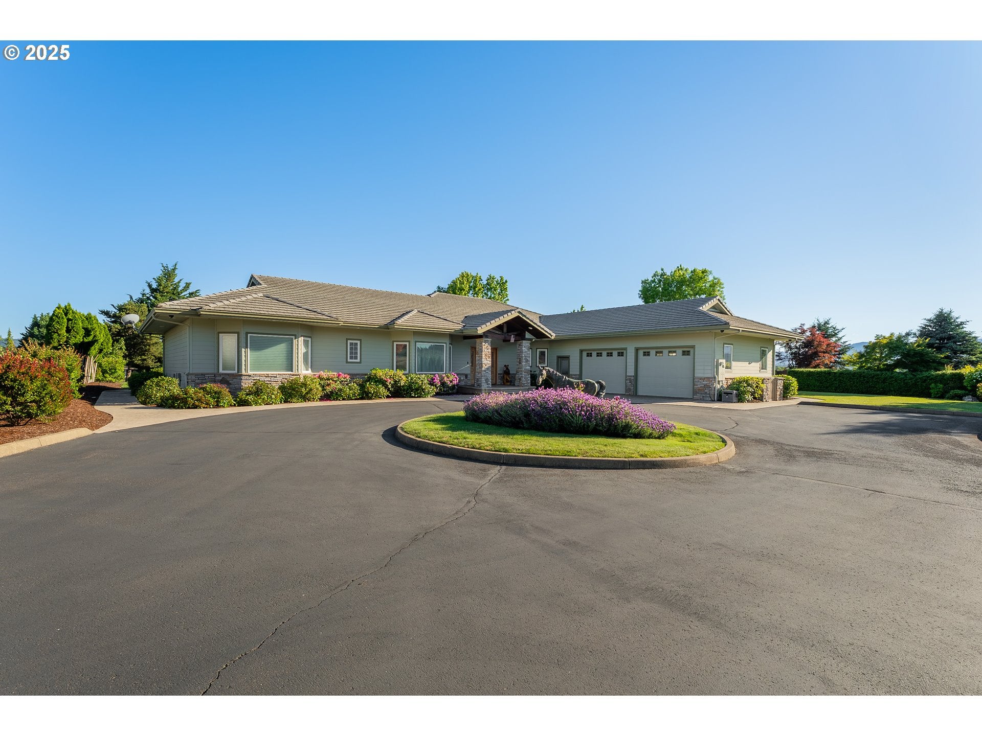 Roseburg, Oregon, 97471, United States, ,3 BathroomsBathrooms,Residential,Active,1828697