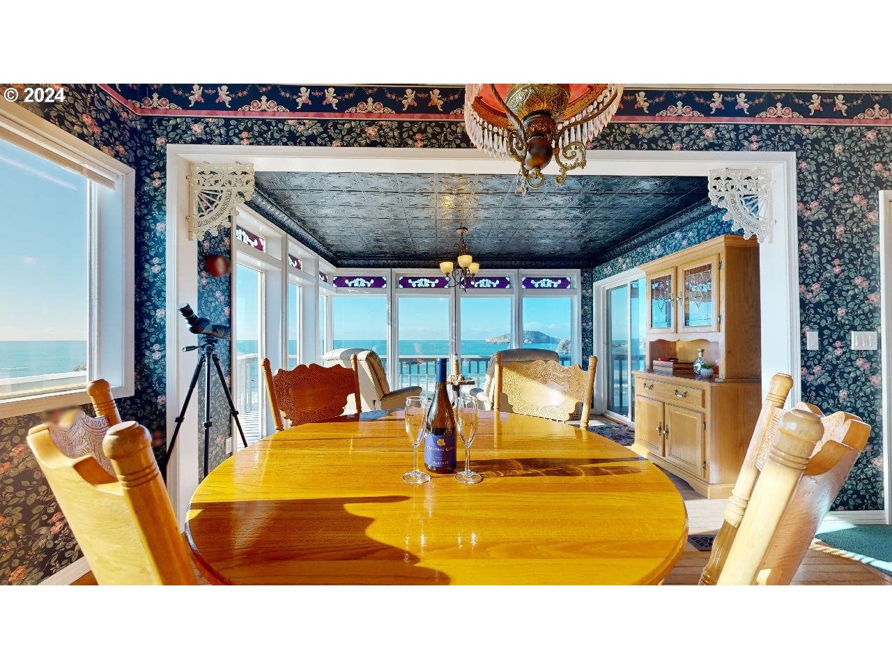 Brookings, Oregon, 97415, United States, ,5 BathroomsBathrooms,Residential,Active,1701896