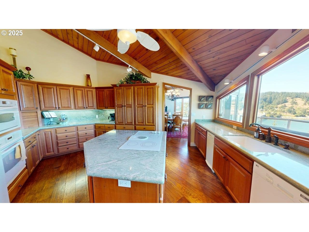 Gold Beach, Oregon, 97444, United States, 4 Bedrooms Bedrooms, ,3 BathroomsBathrooms,Residential,Active,1913016