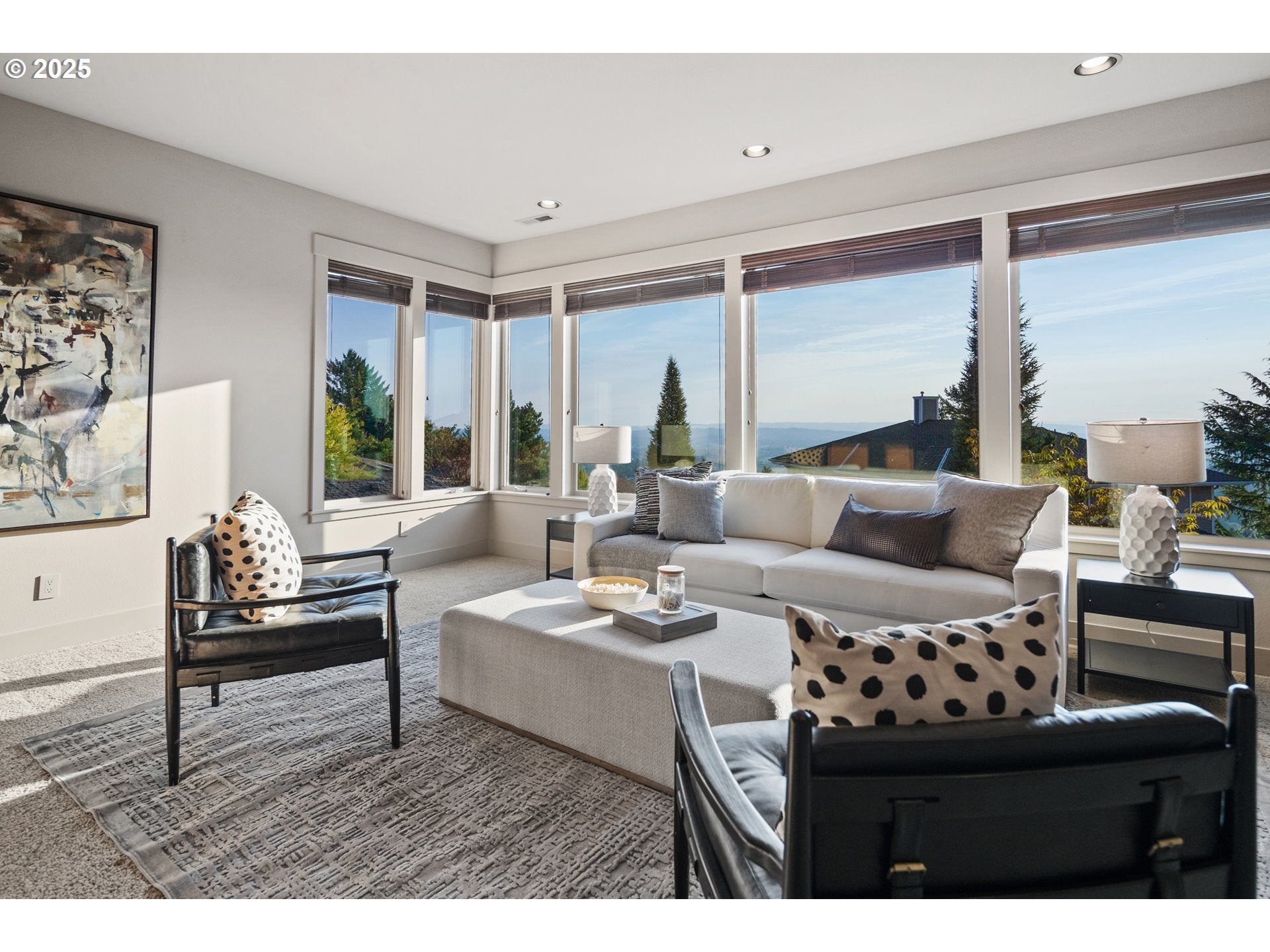 Portland, Oregon, 97229, United States, 4 Bedrooms Bedrooms, ,4 BathroomsBathrooms,Residential,Active,1945335