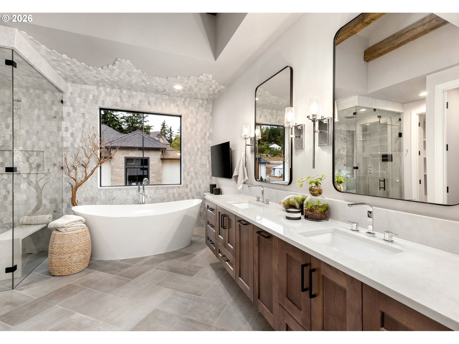 Happy Valley, Oregon, 97086, United States, 5 Bedrooms Bedrooms, ,5 BathroomsBathrooms,Residential,Active,2011888