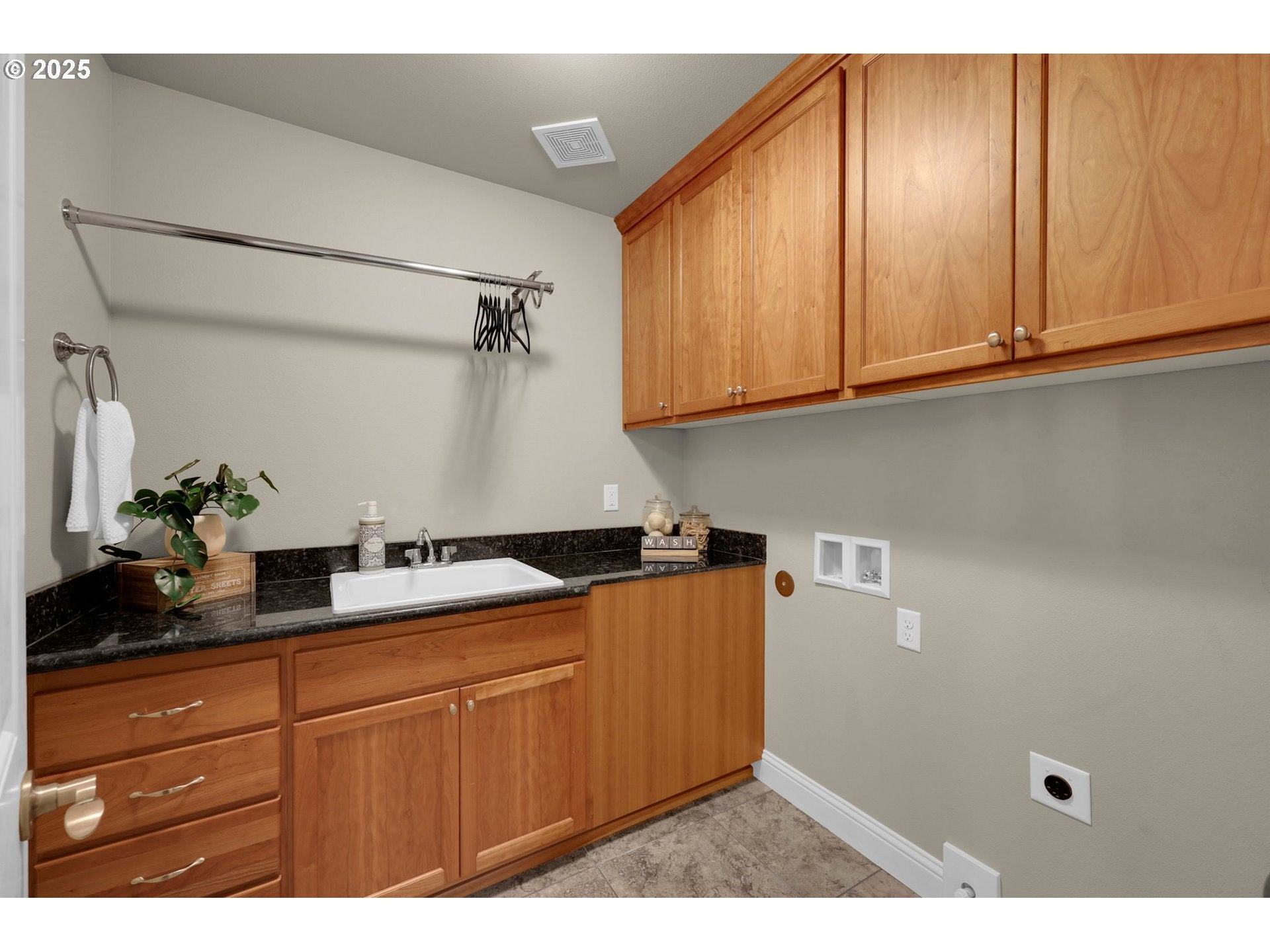 Eugene, Oregon, 97408, United States, 5 Bedrooms Bedrooms, ,3 BathroomsBathrooms,Residential,Active,2007072