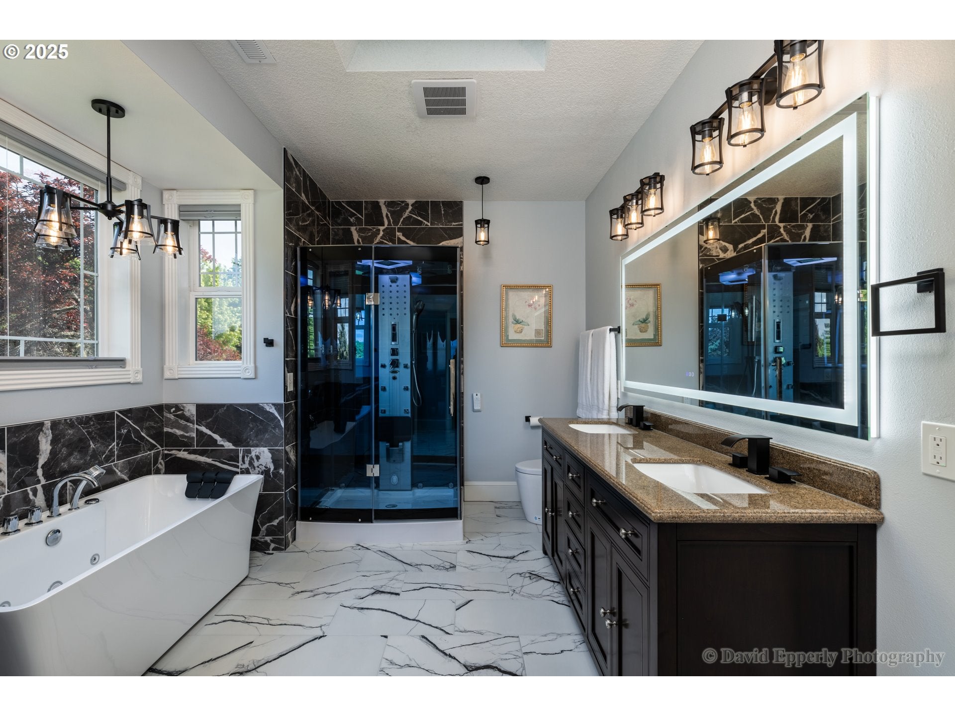 St. Helens, Oregon, 97051, United States, 5 Bedrooms Bedrooms, ,5 BathroomsBathrooms,Residential,Active,1972199