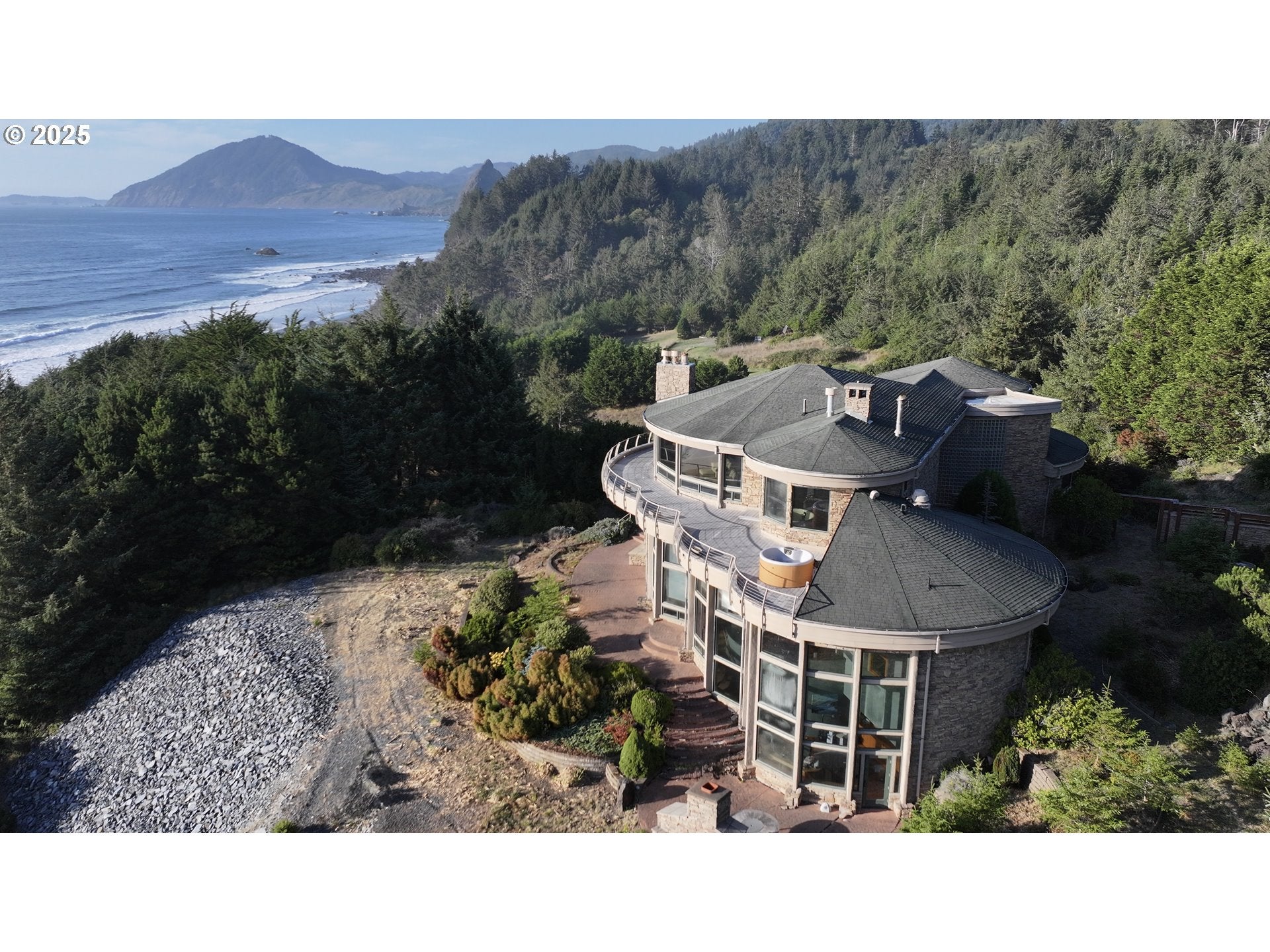 Gold Beach, Oregon, 97444, United States, 3 Bedrooms Bedrooms, ,6 BathroomsBathrooms,Residential,Active,1953281