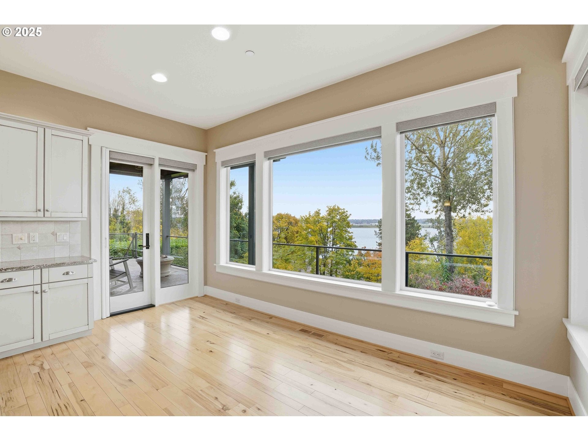 Vancouver, Washington, 98661, United States, 4 Bedrooms Bedrooms, ,7 BathroomsBathrooms,Residential,Active,1985581