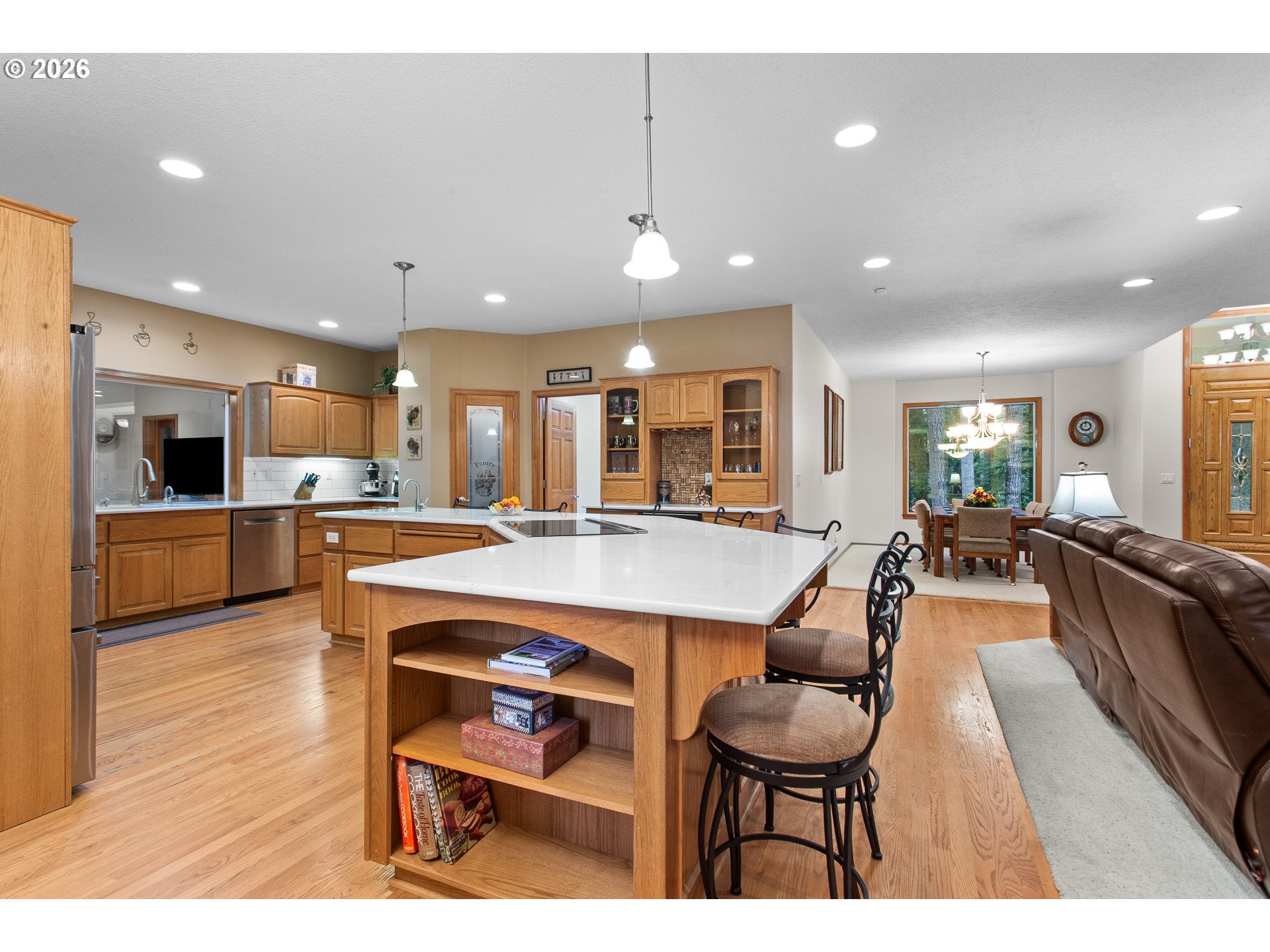 Corbett, Oregon, 97019, United States, 3 Bedrooms Bedrooms, ,3 BathroomsBathrooms,Residential,Active,2043115