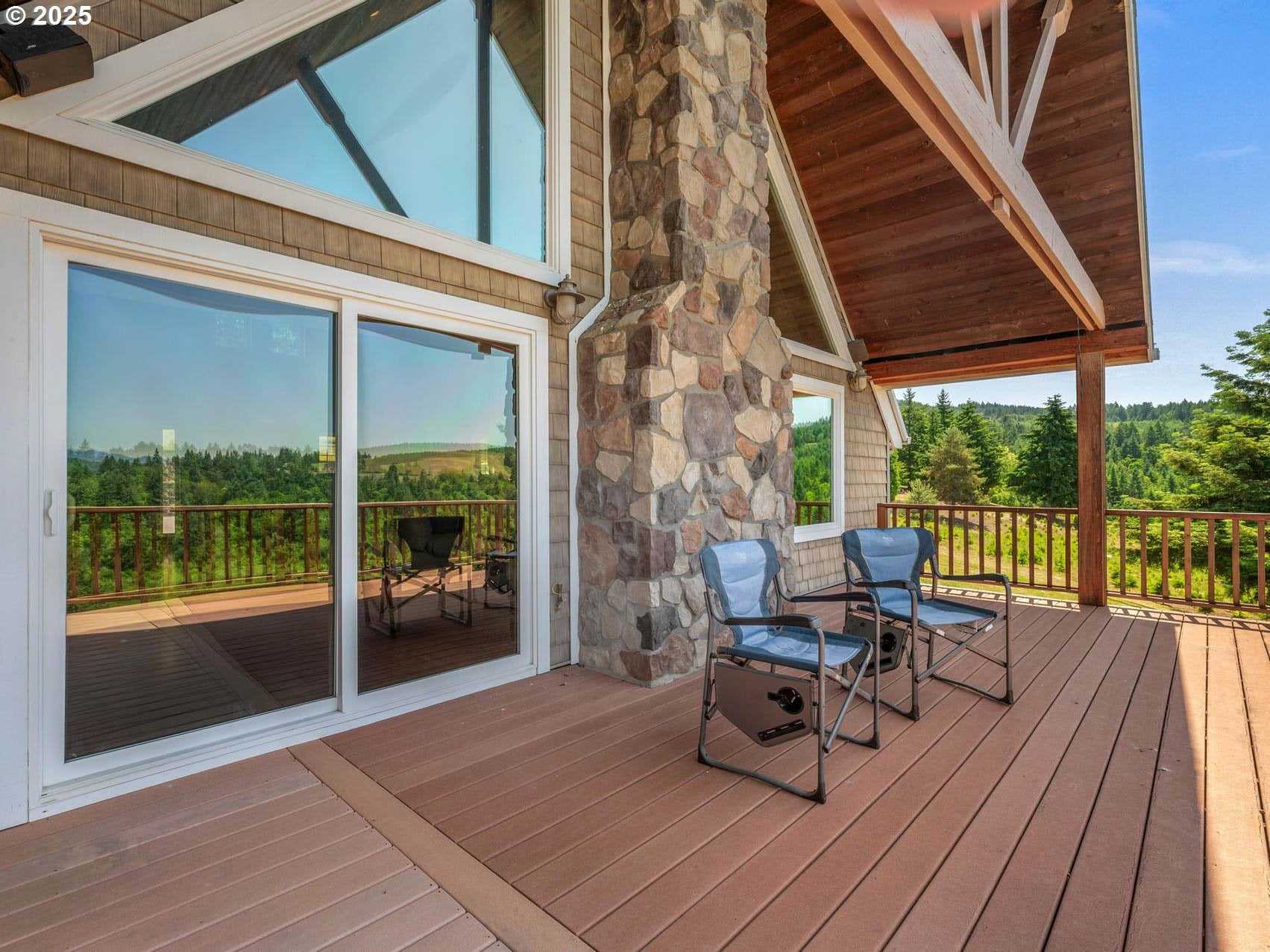 Gaston, Oregon, 97119, United States, 2 Bedrooms Bedrooms, ,3 BathroomsBathrooms,Residential,Active,1860287