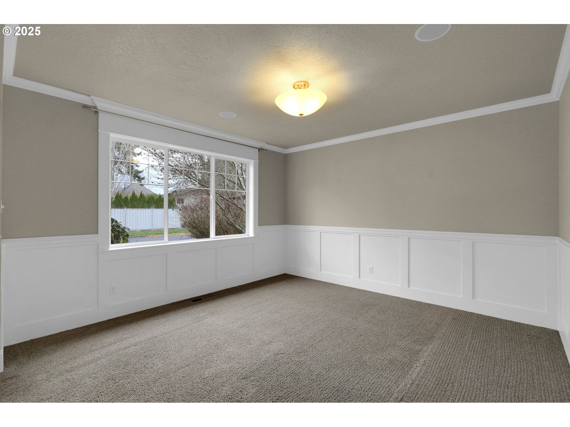 Eugene, Oregon, 97408, United States, 5 Bedrooms Bedrooms, ,3 BathroomsBathrooms,Residential,Active,2007072