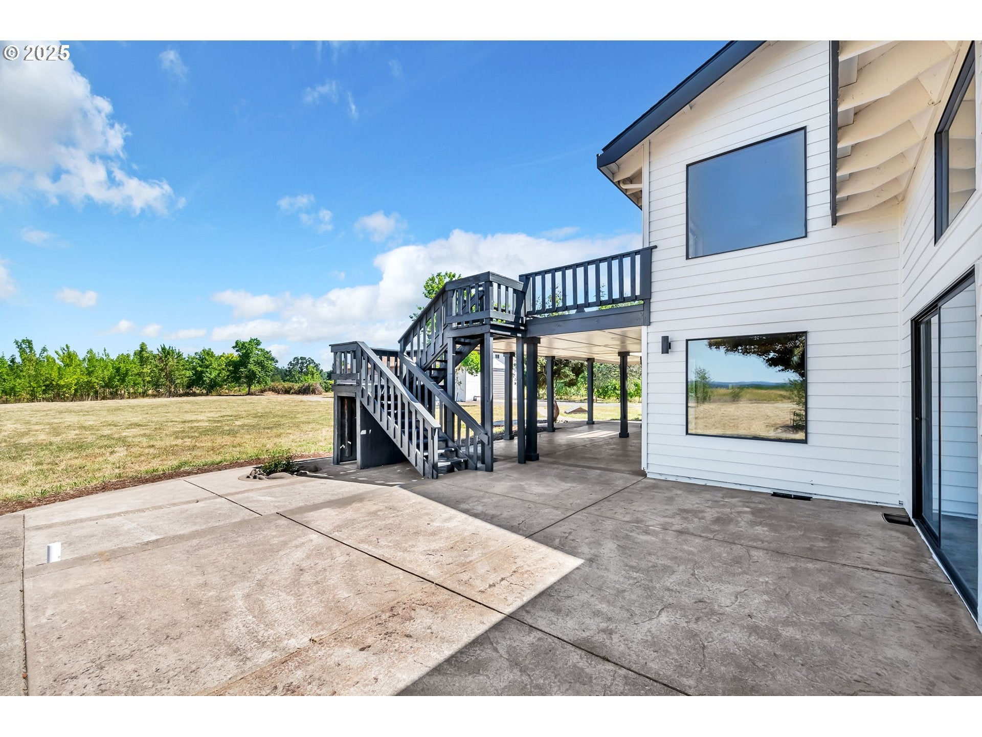 Eugene, Oregon, 97402, United States, 3 Bedrooms Bedrooms, ,3 BathroomsBathrooms,Residential,Active,1900212