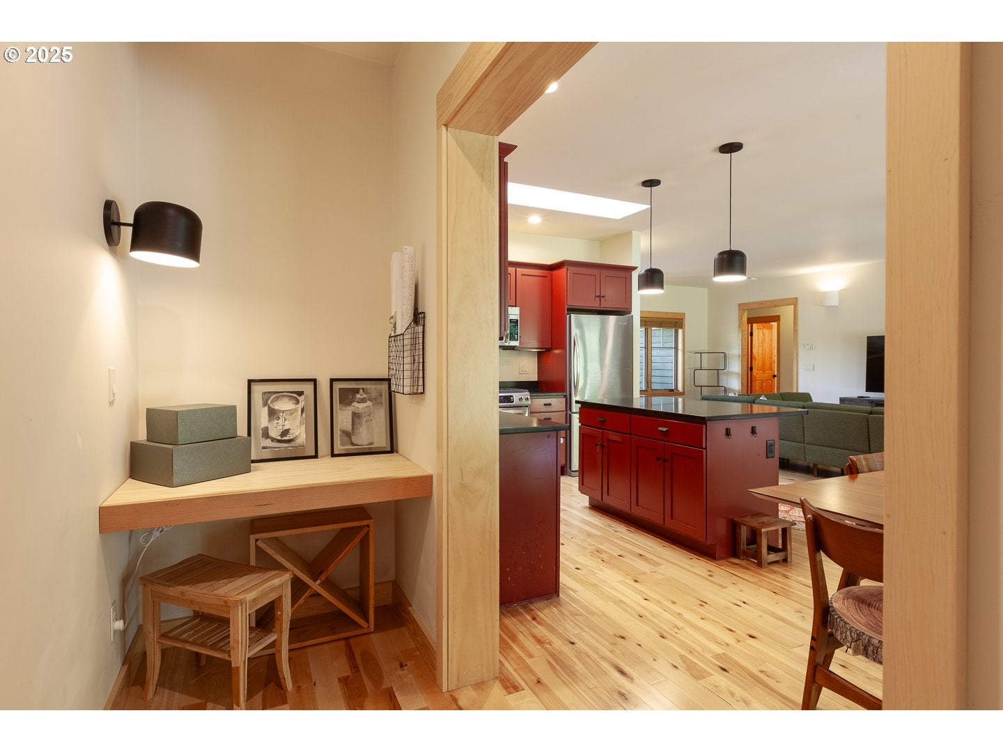 Hood River, Oregon, 97031, United States, 3 Bedrooms Bedrooms, ,3 BathroomsBathrooms,Residential,Active,1927664