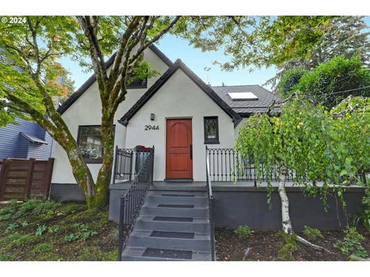 2944 NW RALEIGH ST, PORTLAND, OR 97210 - Image 1