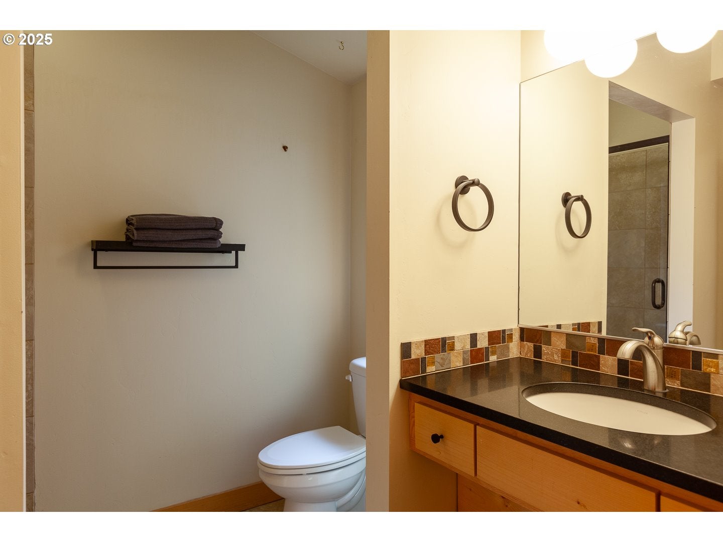 Hood River, Oregon, 97031, United States, 3 Bedrooms Bedrooms, ,3 BathroomsBathrooms,Residential,Active,1927664