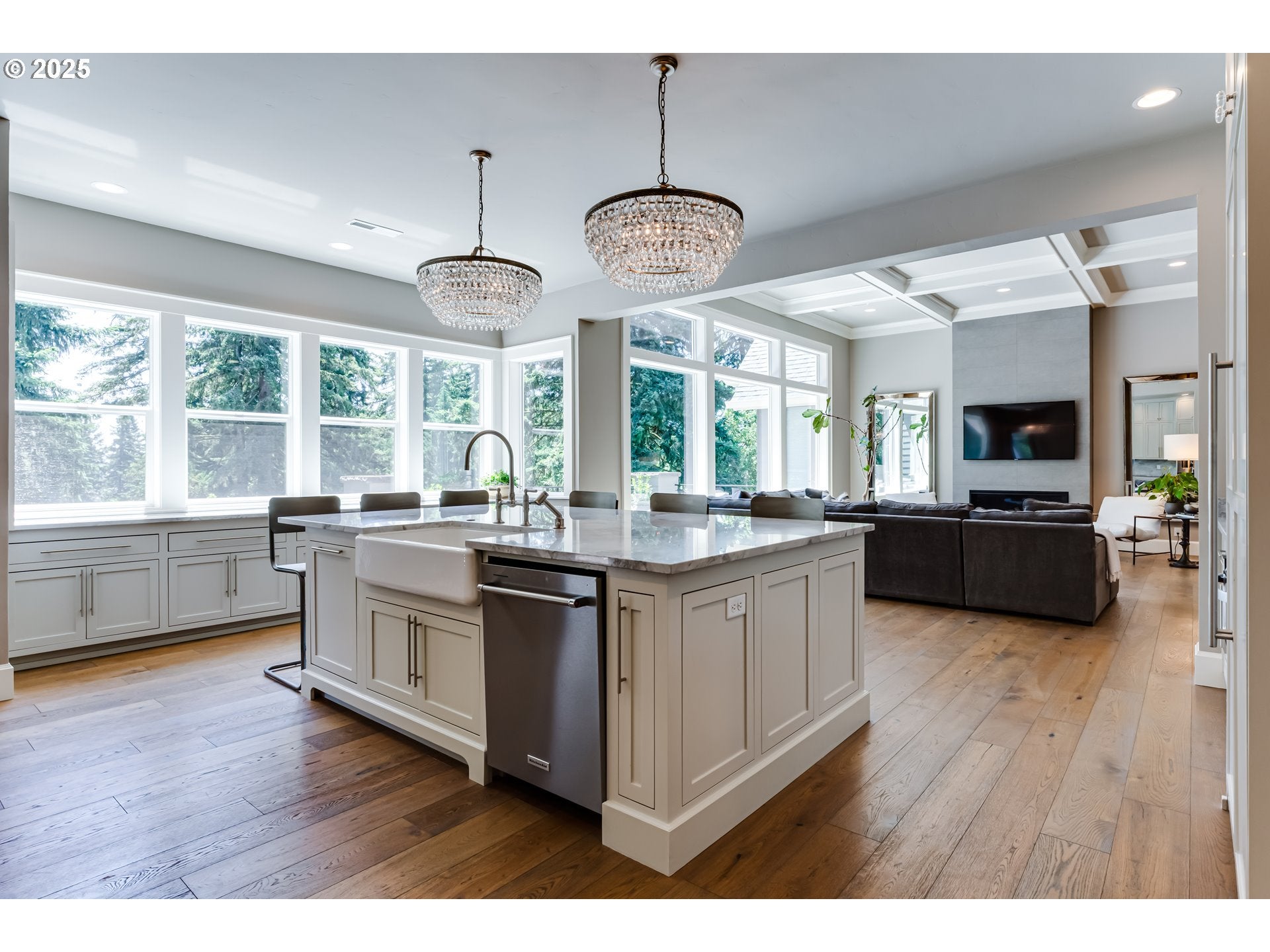 Eugene, Oregon, 97405, United States, ,5 BathroomsBathrooms,Residential,Active,1899898