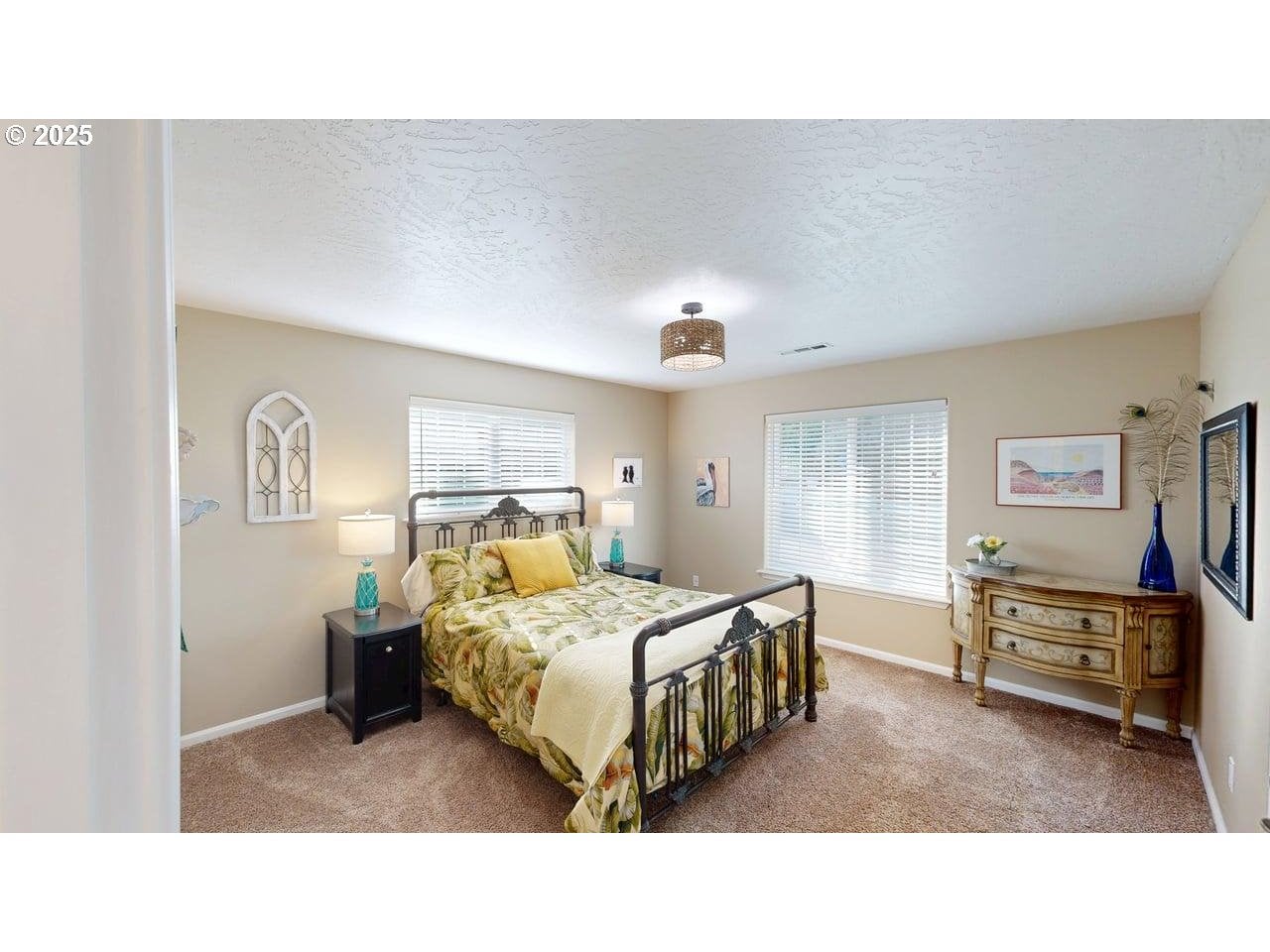 Brookings, Oregon, 97415, United States, 6 Bedrooms Bedrooms, ,4 BathroomsBathrooms,Residential,Pending,1933905