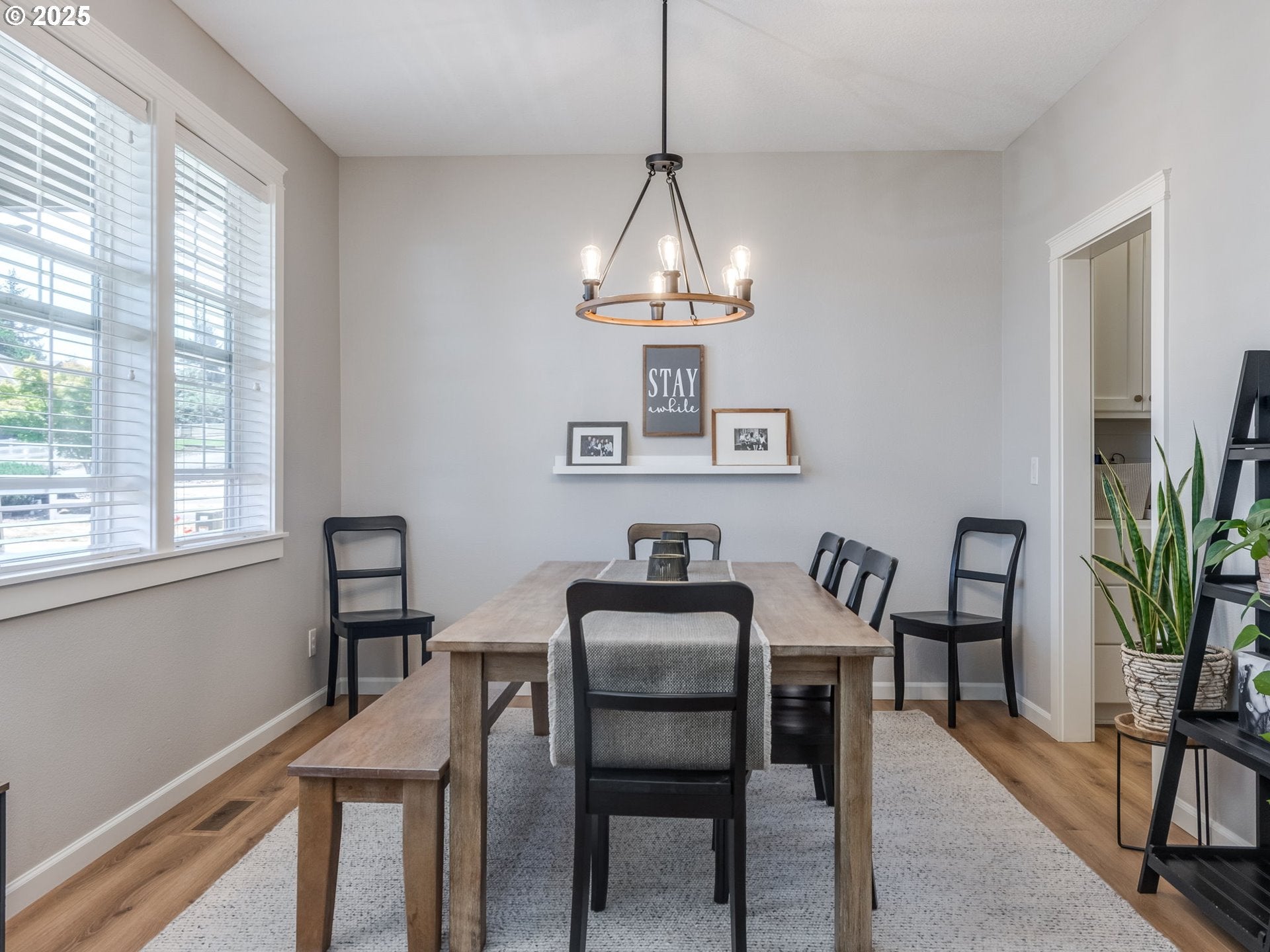 Oregon City, Oregon, 97045, United States, 4 Bedrooms Bedrooms, ,3 BathroomsBathrooms,Residential,Active,1886829