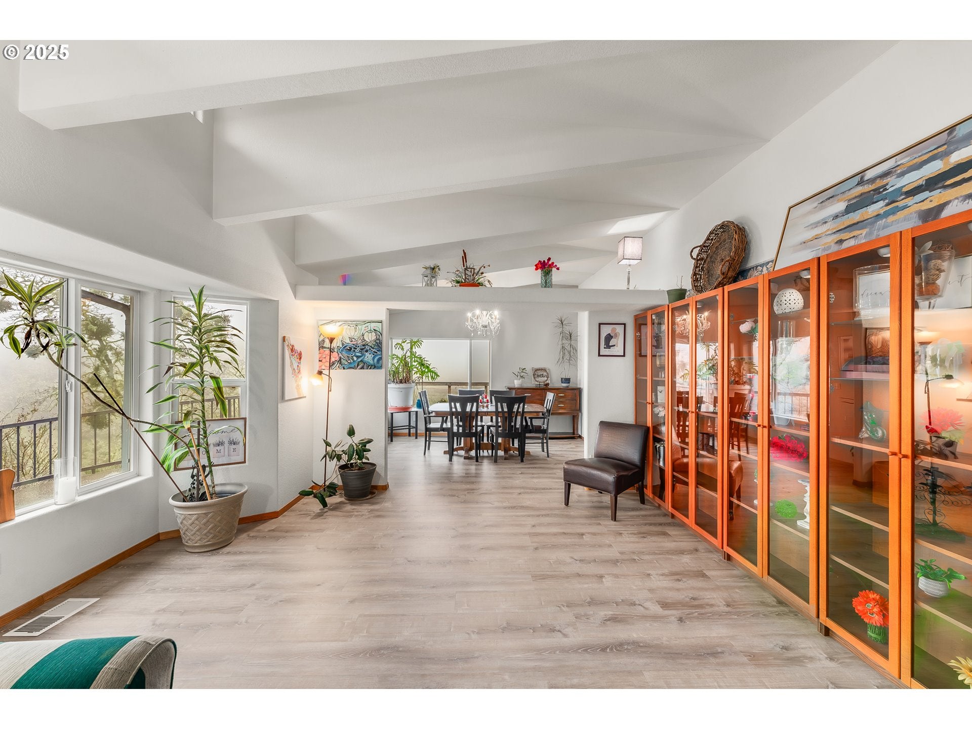 Roseburg, Oregon, 97470, United States, 4 Bedrooms Bedrooms, ,3 BathroomsBathrooms,Residential,Active,1701656