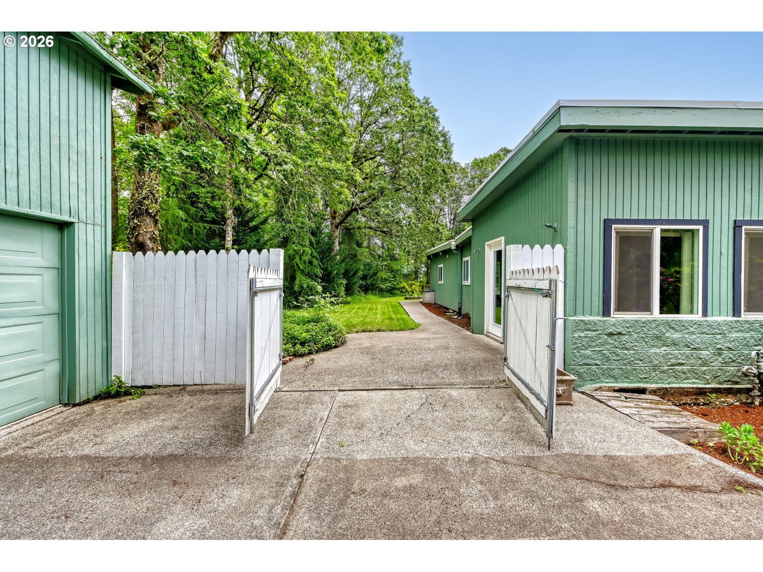 Milwaukie, Oregon, 97267, United States, 5 Bedrooms Bedrooms, ,4 BathroomsBathrooms,Residential,Active,2044550