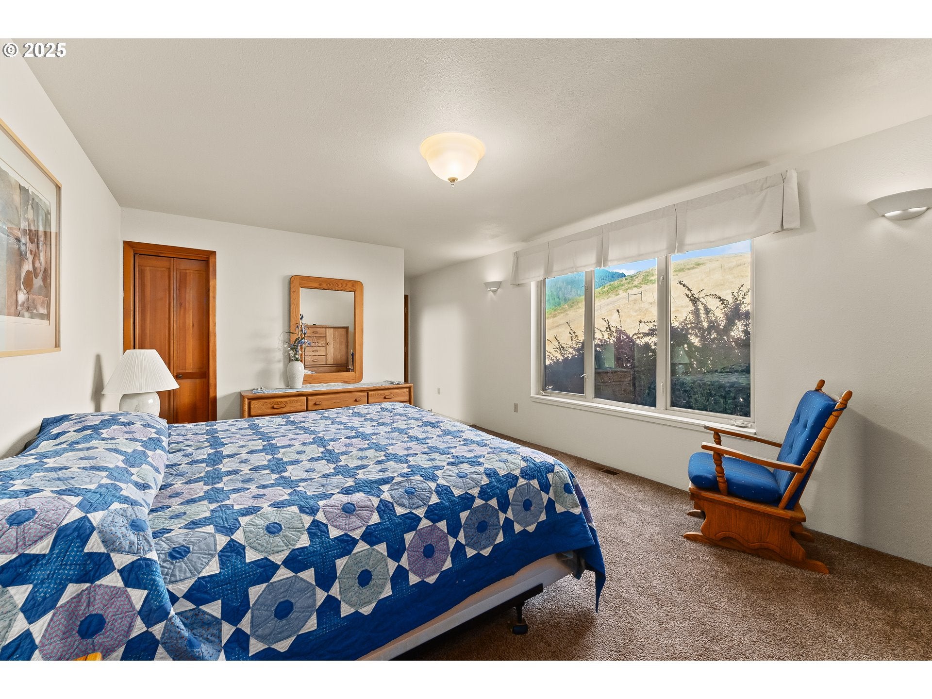 Canyonville, Oregon, 97417, United States, 3 Bedrooms Bedrooms, ,2 BathroomsBathrooms,Residential,Active,1909832