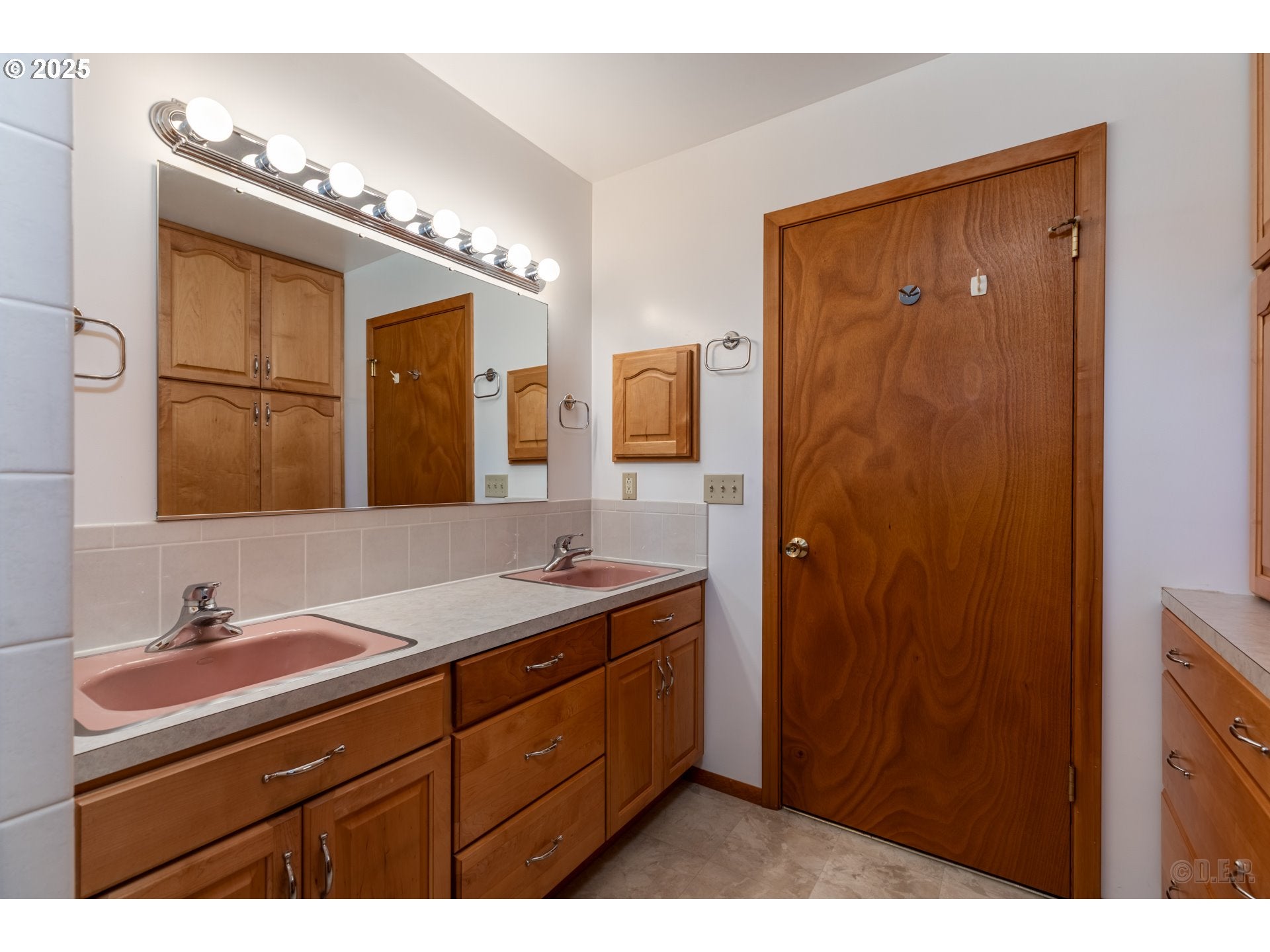 Scappoose, Oregon, 97056, United States, 4 Bedrooms Bedrooms, ,2 BathroomsBathrooms,Residential,Active,1914619